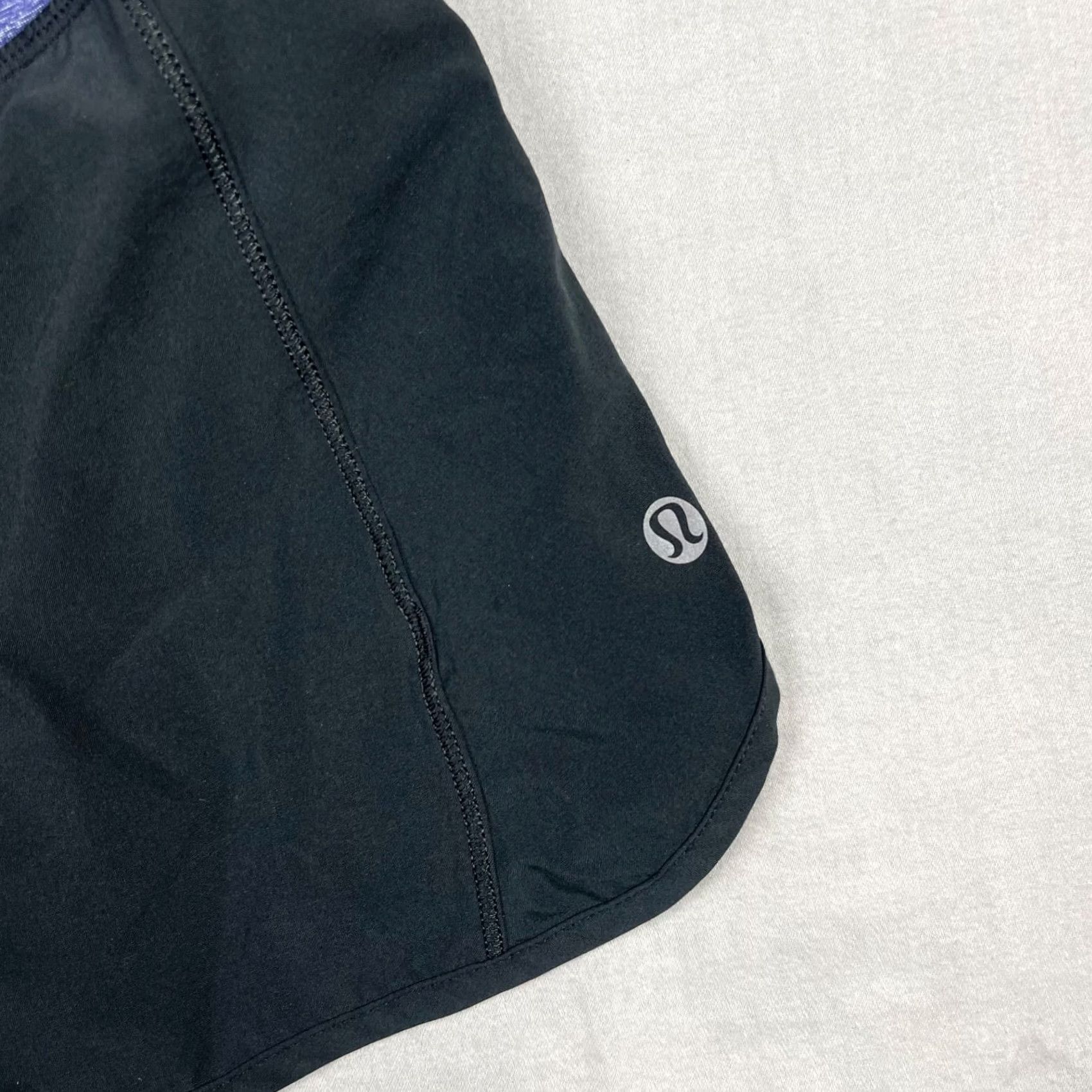Lululemon Lululemon Shorts Women 4 Brief Lined Zip Pocket Gym Performance Outdoor Black Size 27" / US 4 / IT 40 - 2 Thumbnail