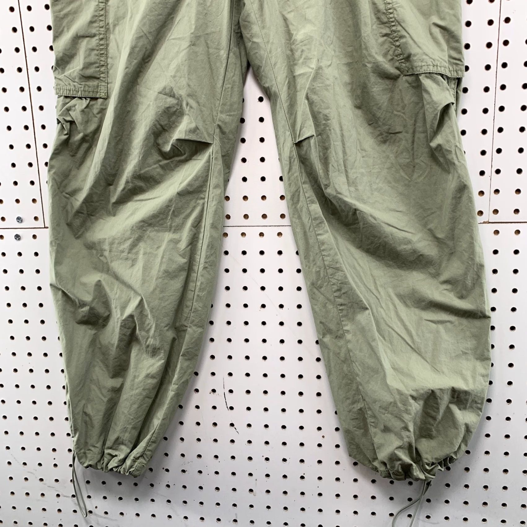 Vintage AEROPOSTALE Cargo Pants Womens Small Green Nylon Relaxed Fit 30x30 Casual Size 28" / US 6 / IT 42 - 7 Thumbnail