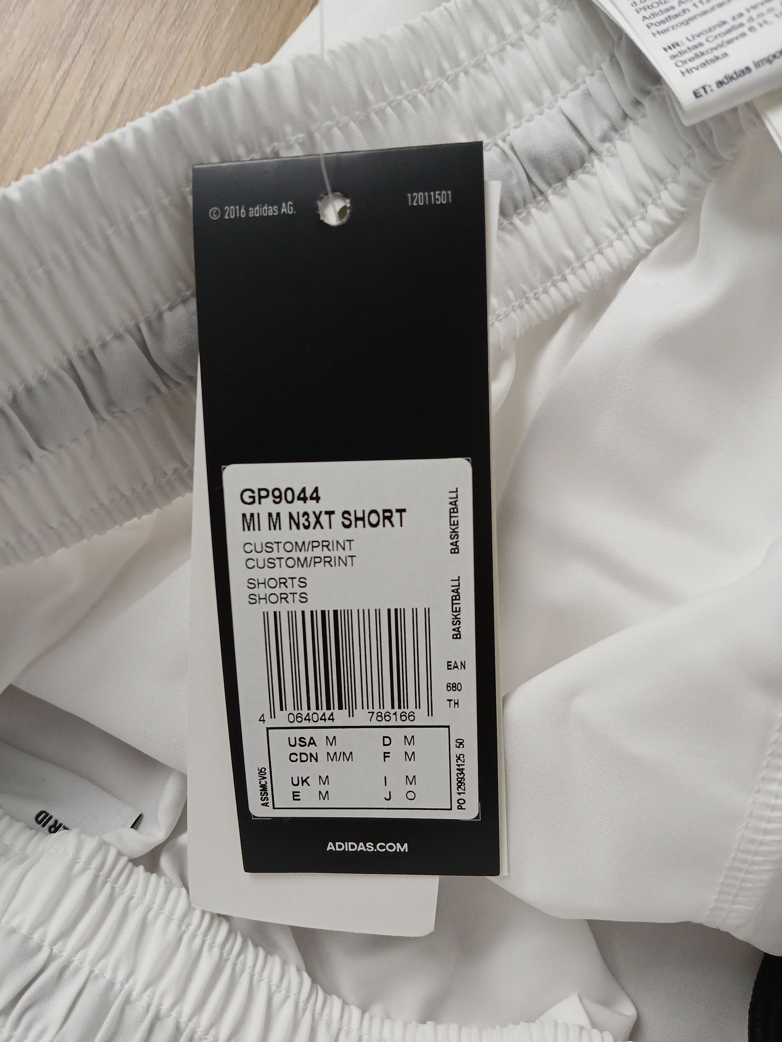 Adidas New Adidas Shorts size M Size US 30 / EU 46 - 8 Thumbnail