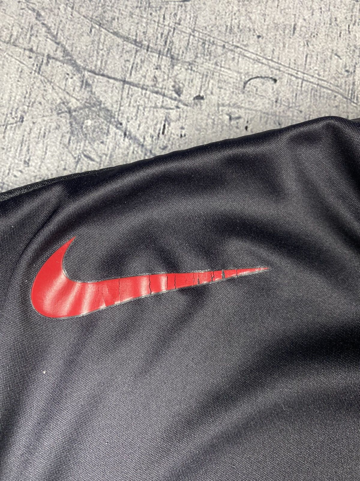 Nike Vintage Nike Manchester United Center Logo Soccer Jersey Tee Size US XL / EU 56 / 4 - 10 Thumbnail