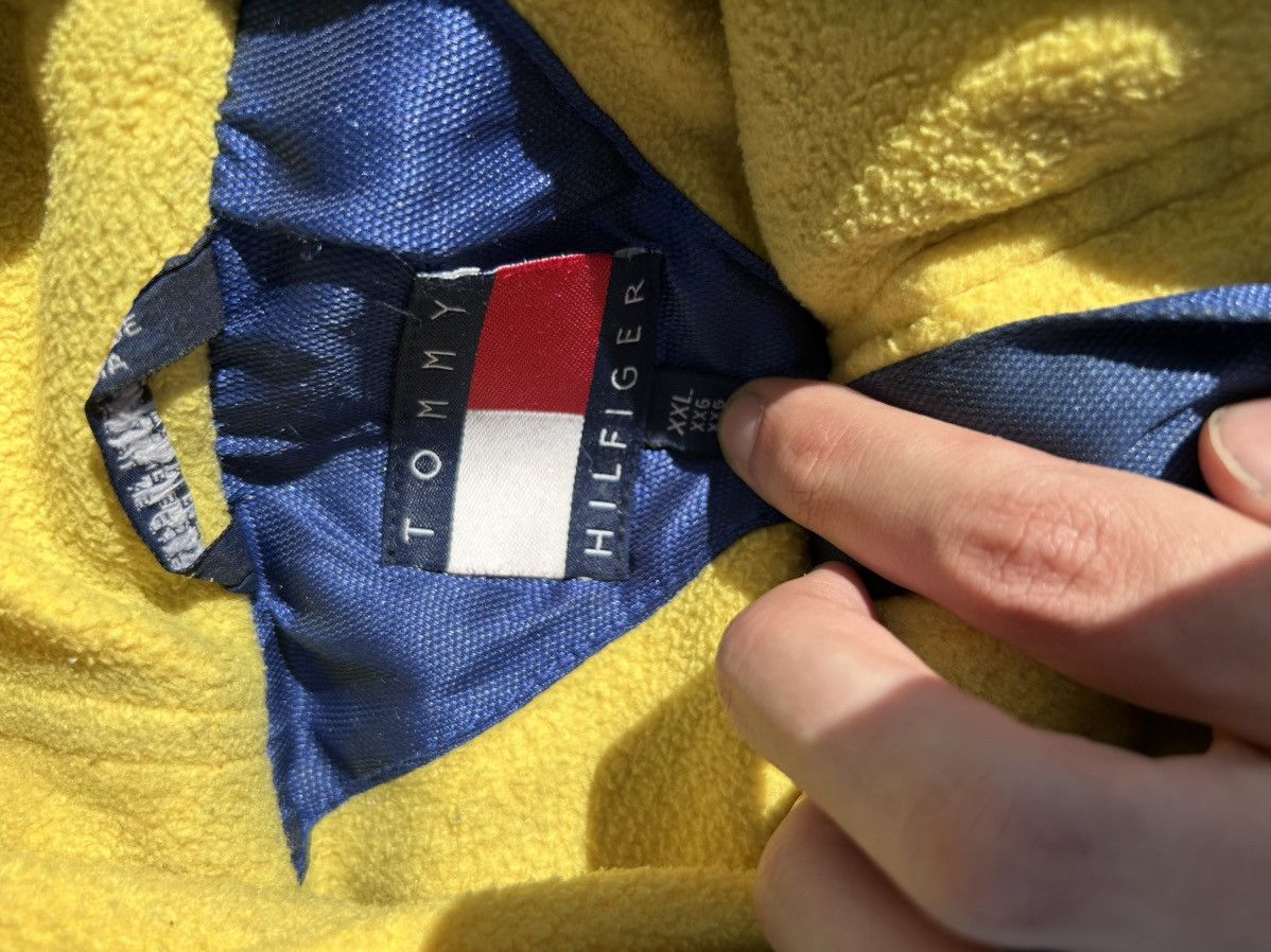 Tommy Hilfiger VTG Tommy Hilfiger Reflective Fleece lined Jacket Size US XXL / EU 58 / 5 - 4 Thumbnail