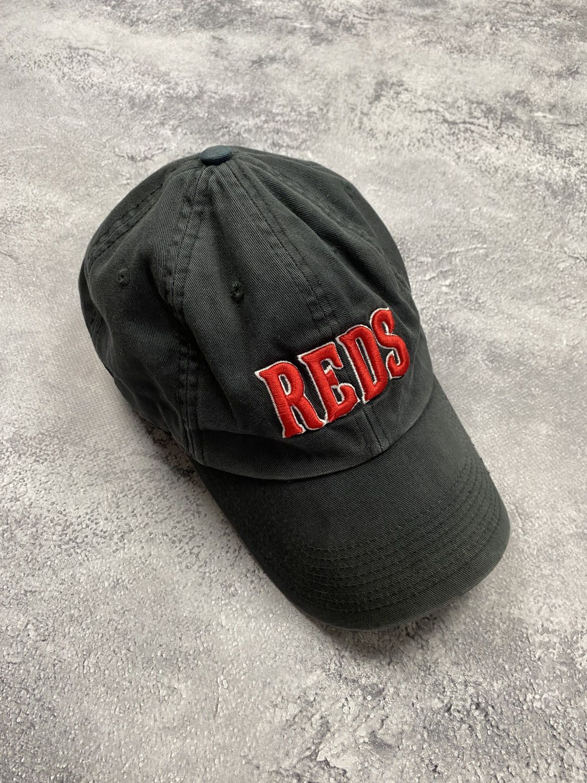 Nike Vintage Nike Team Reds Cap Rare Black Y2K 90s Swoosh Hat MLB Size ONE SIZE - 3 Thumbnail