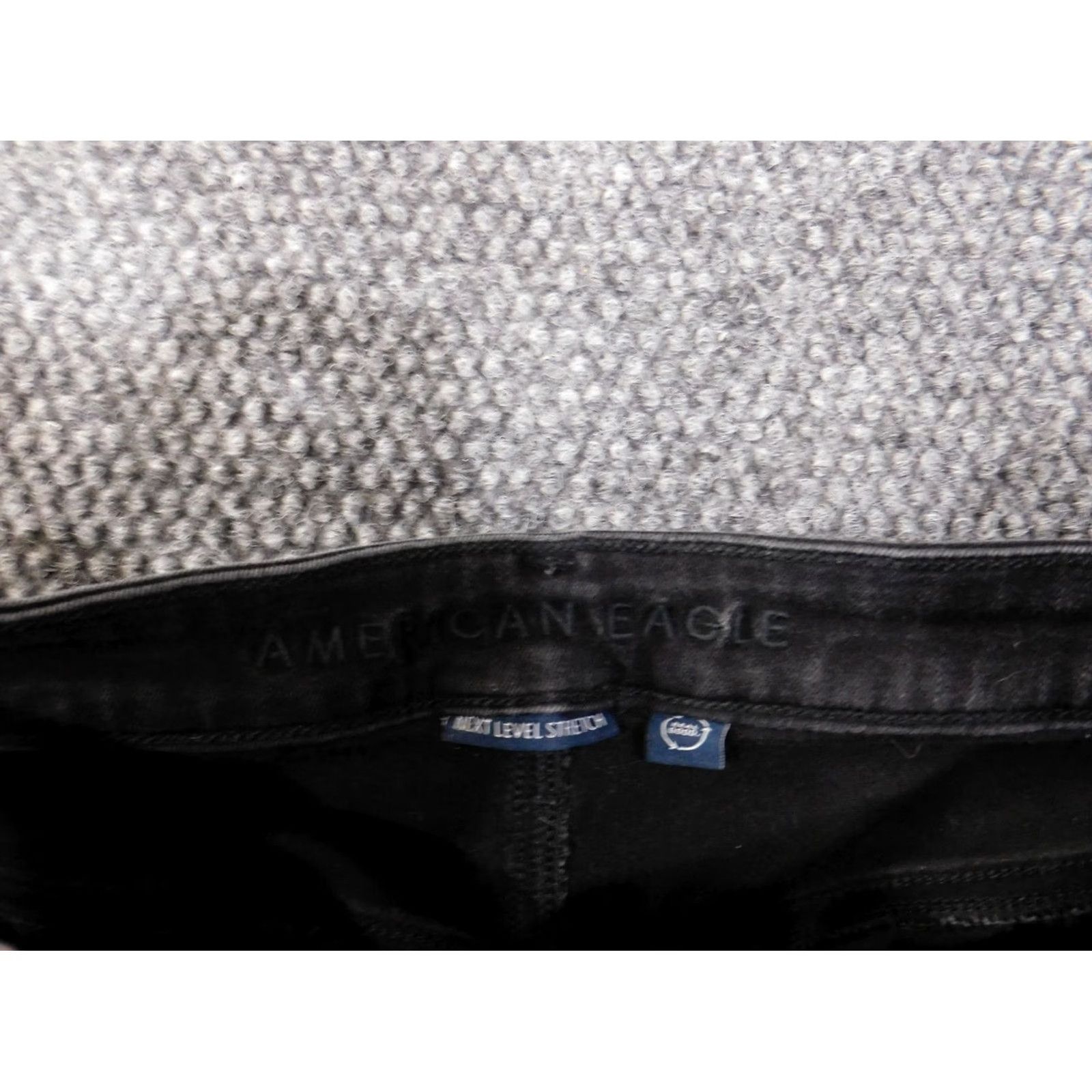 American Eagle Outfitters American Eagle Outfitters Jeans Womens Regular Size 12 Distressed Dark Blue Denim Jegging High Rise Mid Rise 28in Inseam Zipper Size 34" / US 12 / IT 48 - 4 Thumbnail