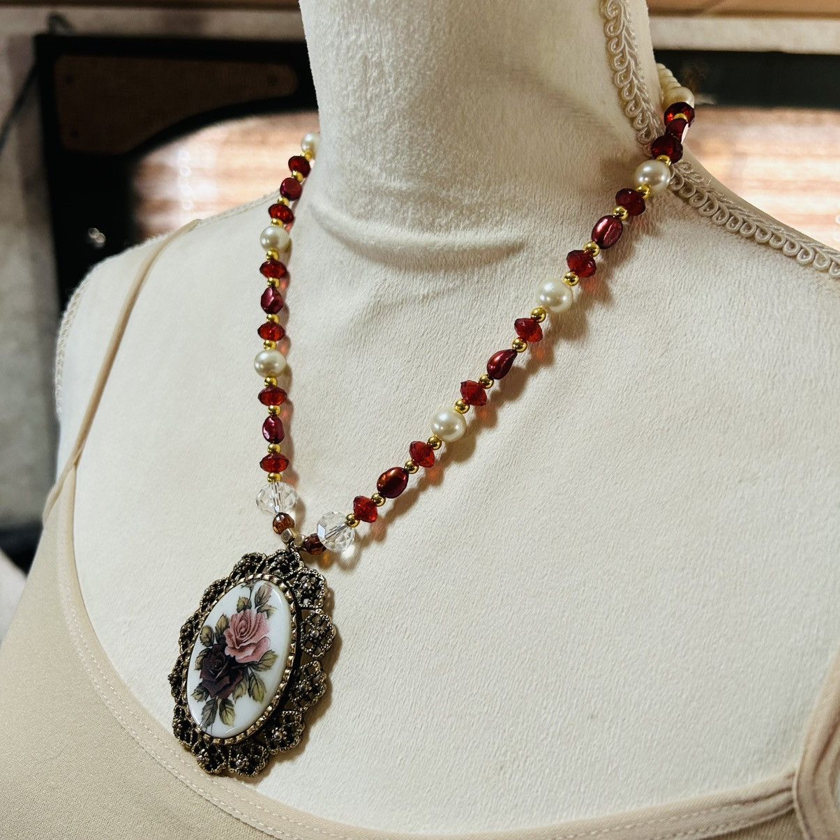 Handmade Handcrafted repurpose porcelain rose genuine pearl necklace Size ONE SIZE - 3 Thumbnail