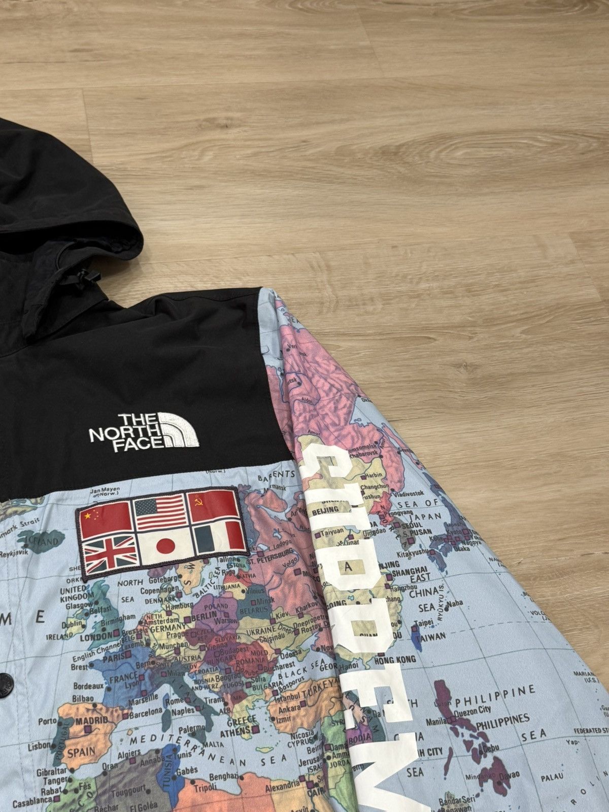 Supreme × The North Face Supreme/TNF Atlas World Map Expedition Mountain Jacket Size US L / EU 52-54 / 3 - 7 Thumbnail