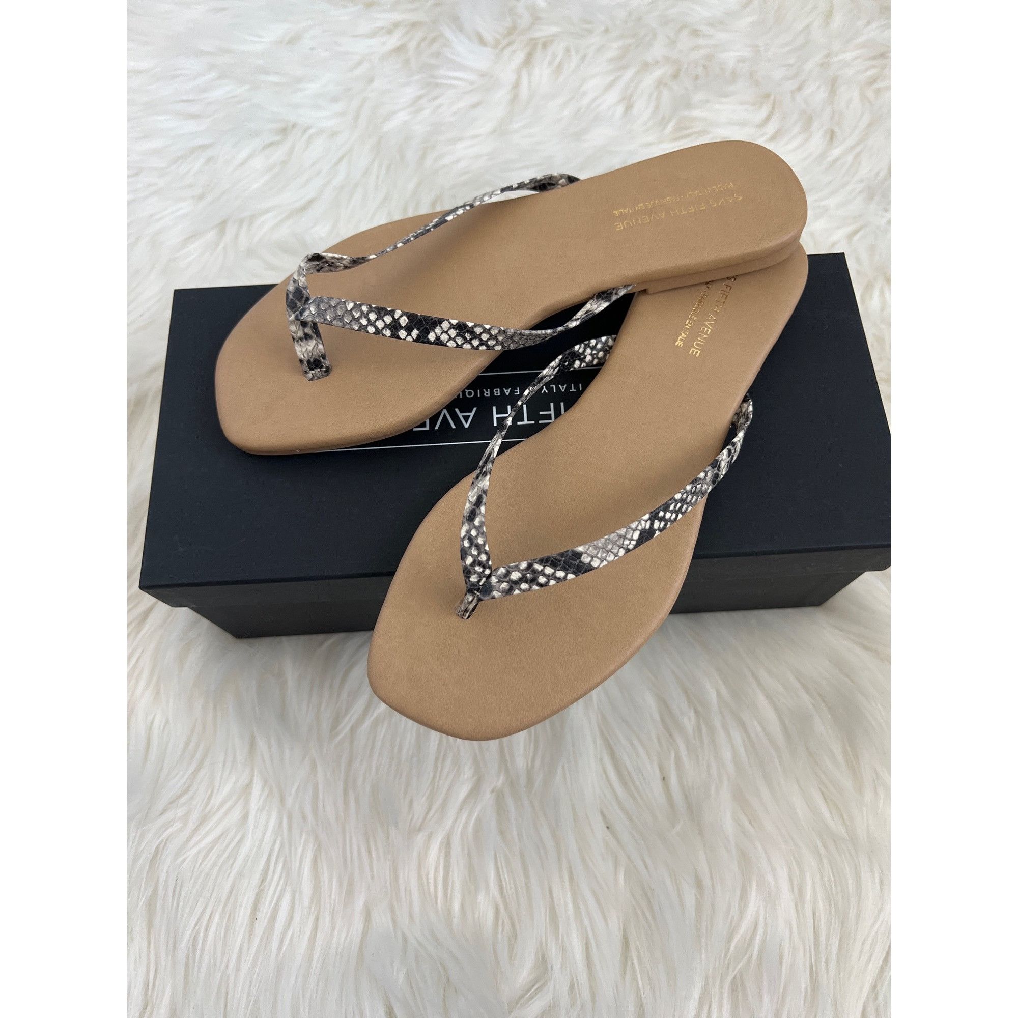 Saks Fifth Avenue Saks Fifth Avenue Snake Print Leather Flip Flops Luxury Beac Size US 8 / IT 38 - 2 Thumbnail