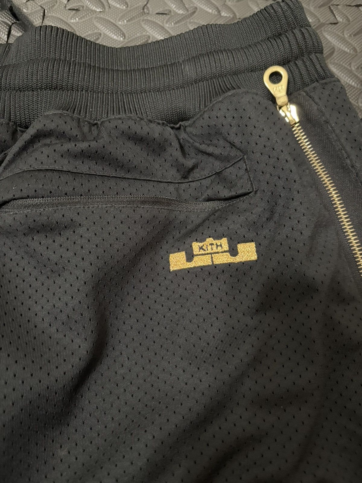Kith × Nike Kith x Nike Lebron Cloak Shorts Size L Size US 34 / EU 50 - 12 Thumbnail