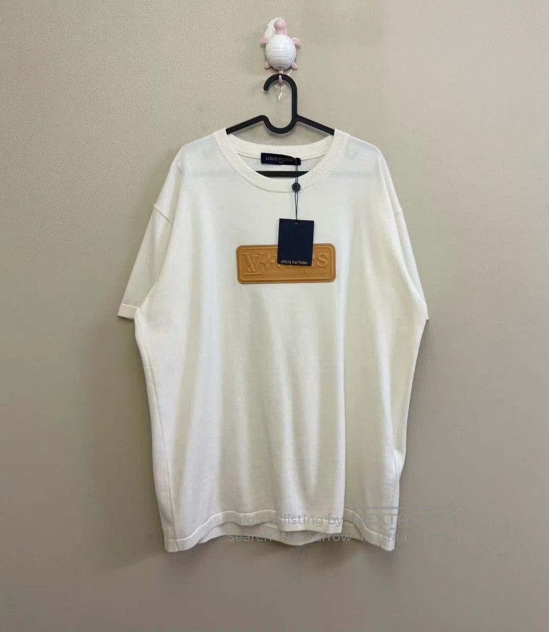 Louis Vuitton Louis Vuitton LV White Embossed Logo T-Shirt. Size US XXL / EU 58 / 5 - 1 Thumbnail