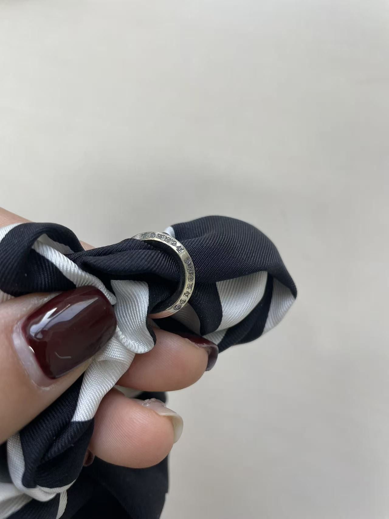 Chrome Hearts Chrome Hearts Black&White Silk Scrunchie Size ONE SIZE - 5 Thumbnail