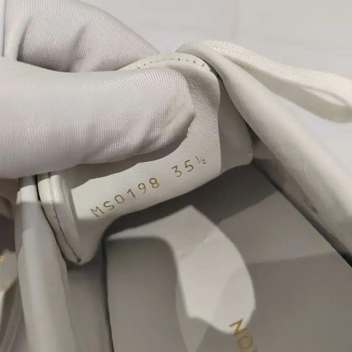Louis Vuitton Louis Vuitton Frontrow White Low-Top Fashion Sneakers -2508 Size US 5 / IT 35 - 3 Thumbnail