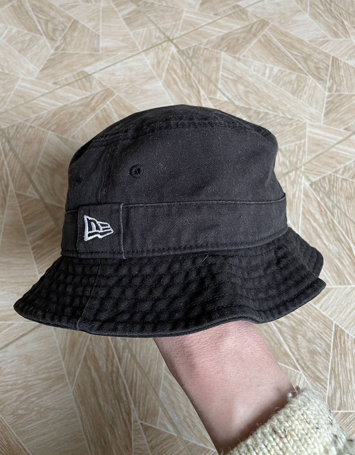 Burberry Retro New Era Logo Black Y2K Streetwear Hype Bucket Hat Size ONE SIZE - 2 Thumbnail