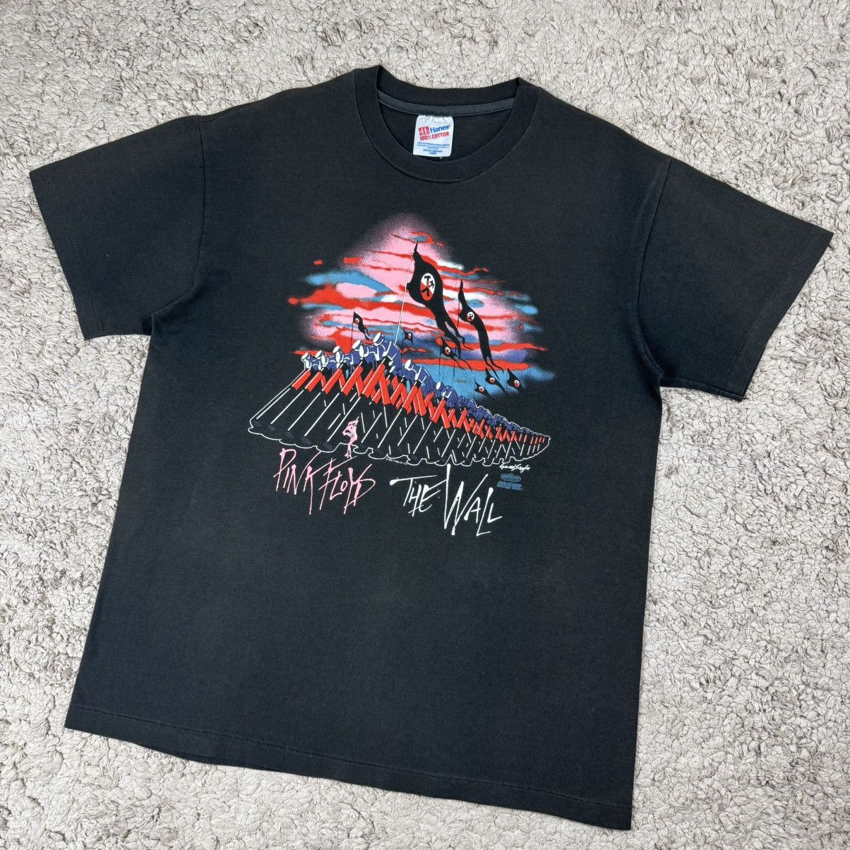 Band Tees Vintage Faded Pink Floyd The Wall "Marching Hammers" T-shirt Size US L / EU 52-54 / 3 - 4 Thumbnail