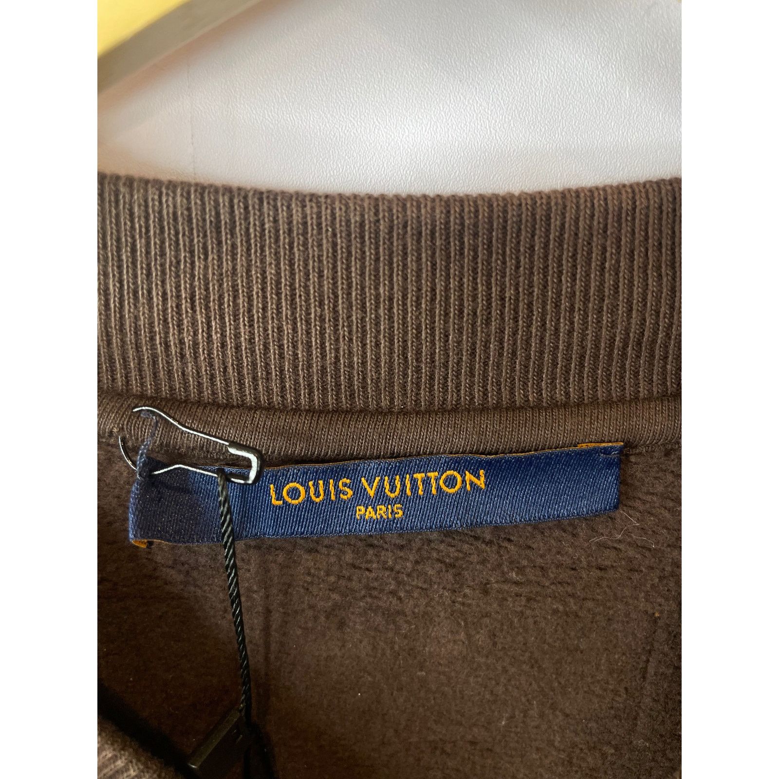 Louis Vuitton LV Crewneck Brown Velour Used Small Size S / US 4 / IT 40 - 3 Thumbnail