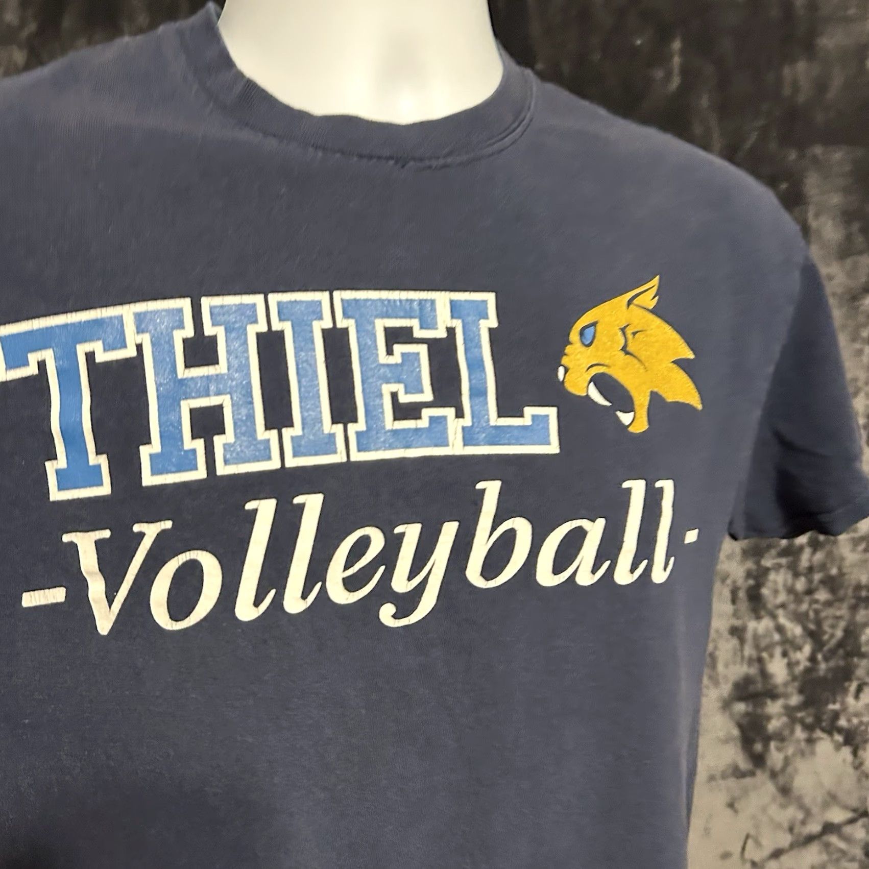Vintage Thiel College Volleyball Shirt Men Medium Navy Blue Short Sleeve Crew Neck Logo Graphic Print College Sports 2010s Mens Size US M / EU 48-50 / 2 - 4 Thumbnail