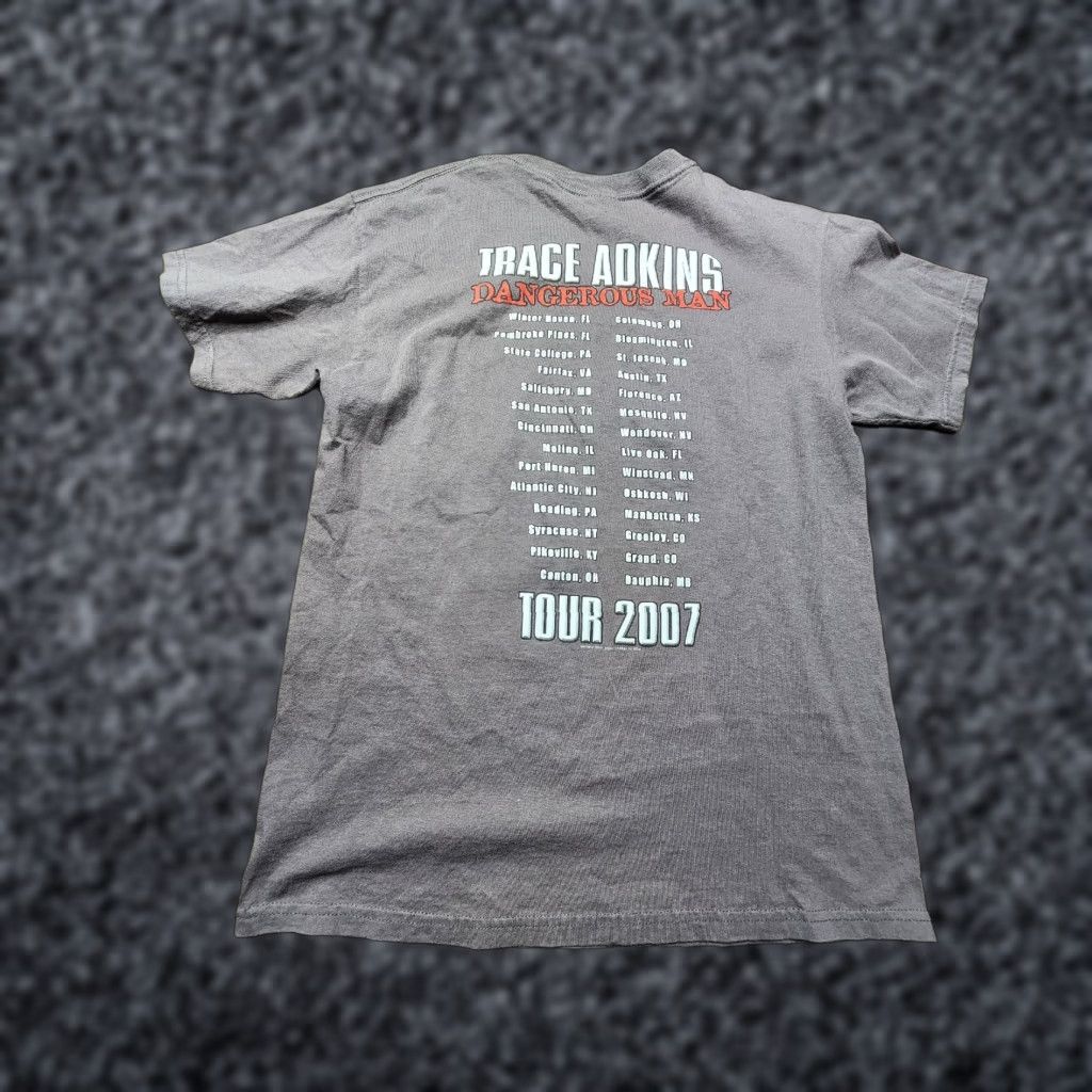 Gildan Trace Adkins "Dangerous Man" Tour Concert T Shirt M Mens Retro 2007 Double Sided Size US M / EU 48-50 / 2 - 1 Thumbnail