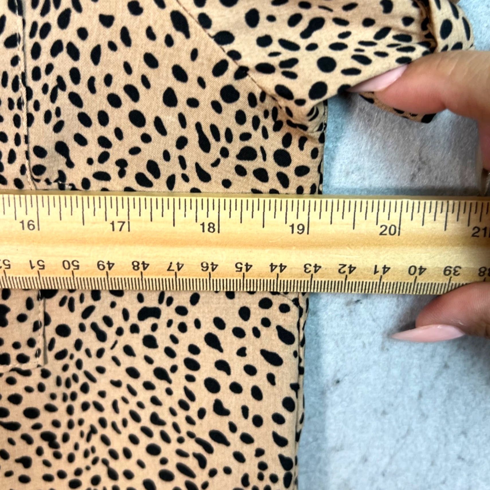 Vintage VINTAGE Mod Ref Womens Medium Spotted Animal Print Short Sleeve Button-Up Shirt Size M / US 6-8 / IT 42-44 - 5 Thumbnail