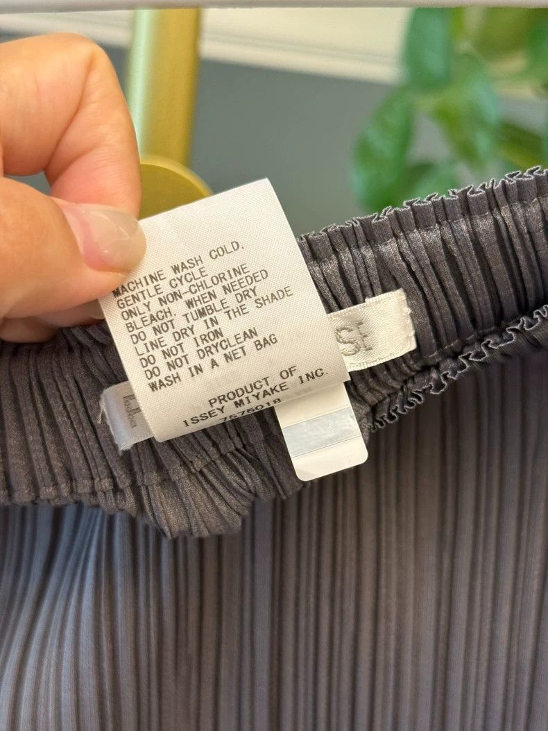 Issey Miyake Issey Miyake size:1 Dark grey straight skirt Size 31" - 3 Thumbnail