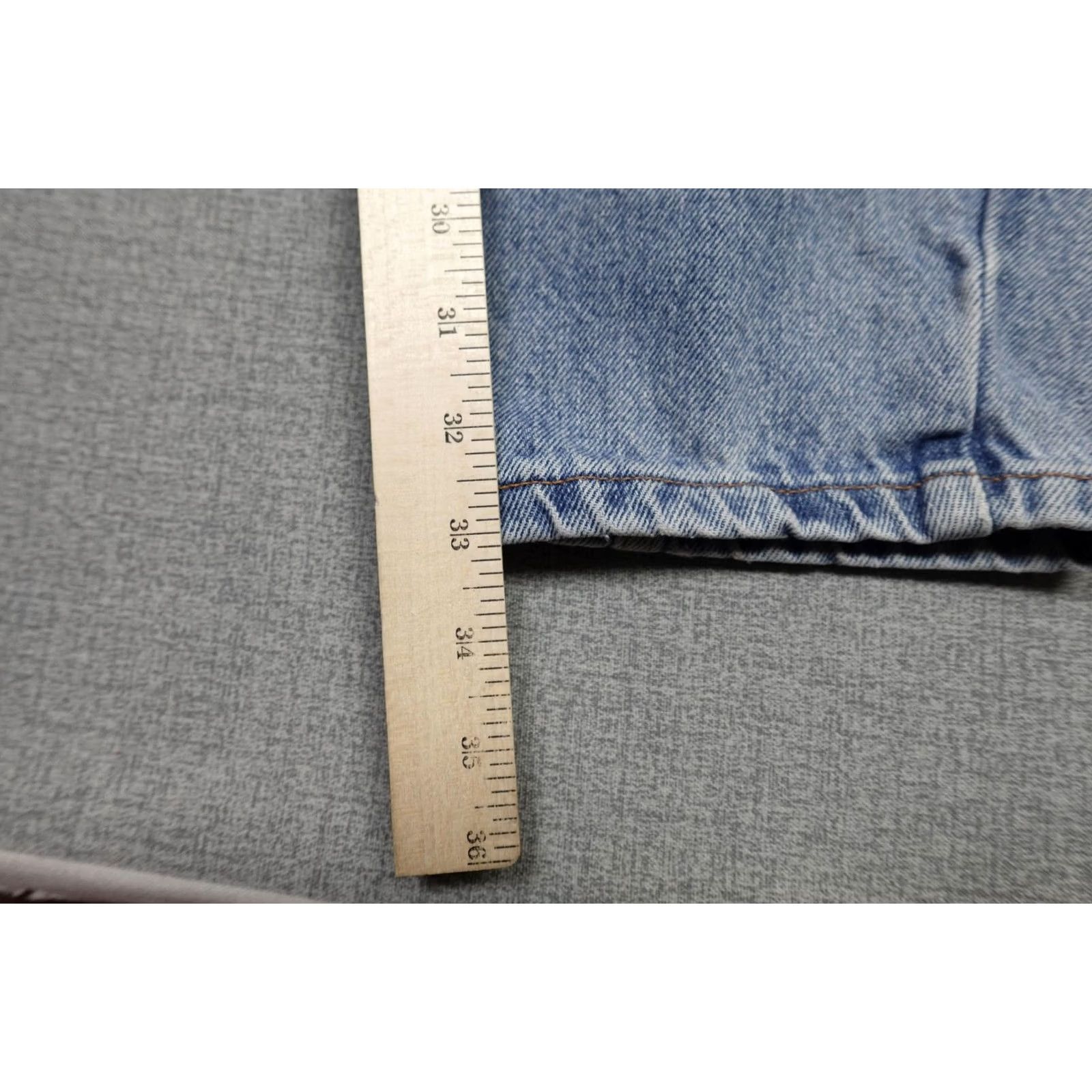 Levi's Vintage Levi's 560 Loose Fit Jeans Mens 34x34 Light Wash Denim Baggy Blue Light Wash Denim Jeans 560 Medium Mens Size US 34 / EU 50 - 5 Thumbnail