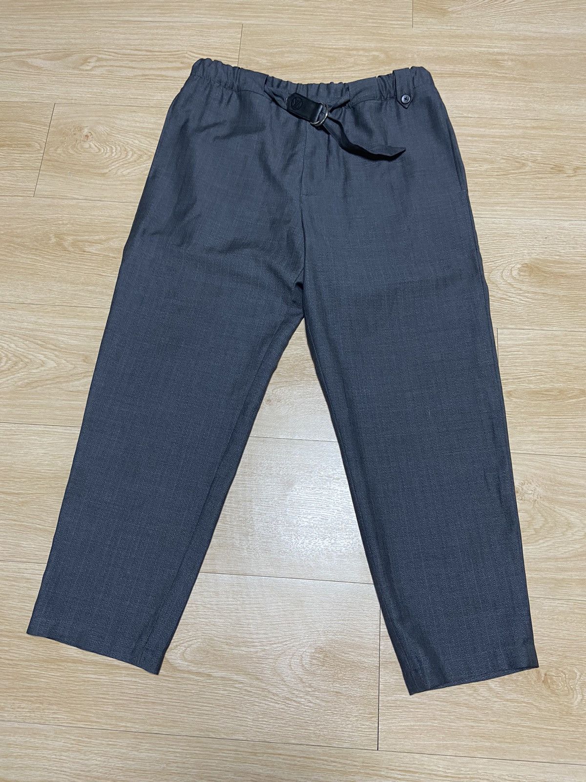 Louis Vuitton 40 Louis Vuitton LV logo waist bend cropped pants Size US 30 / EU 46 - 1 Thumbnail