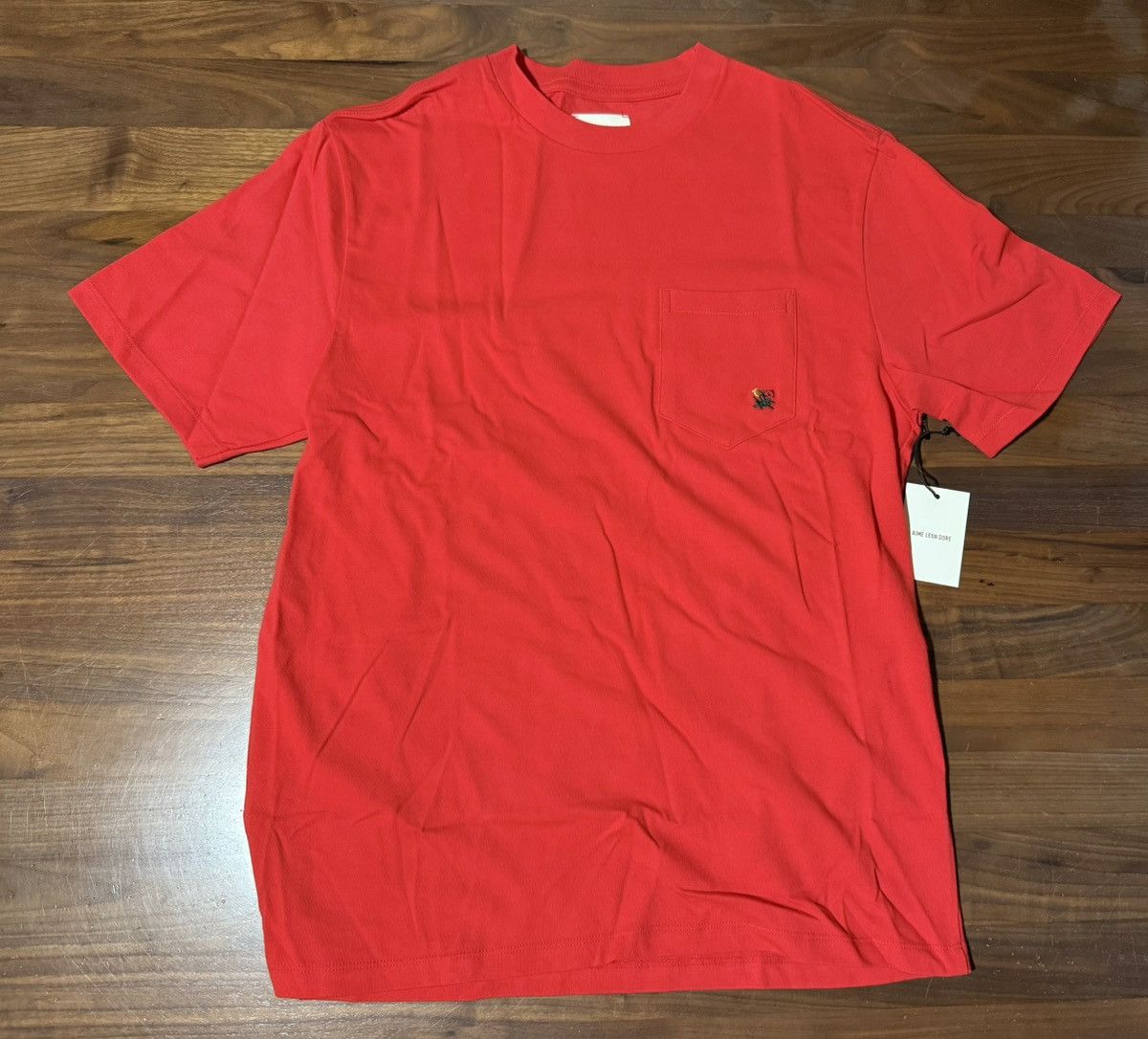 Aime Leon Dore Aime Leon Dore ALD Crest Pocket Tee in True Red Size Medium Size US M / EU 48-50 / 2 - 1 Thumbnail