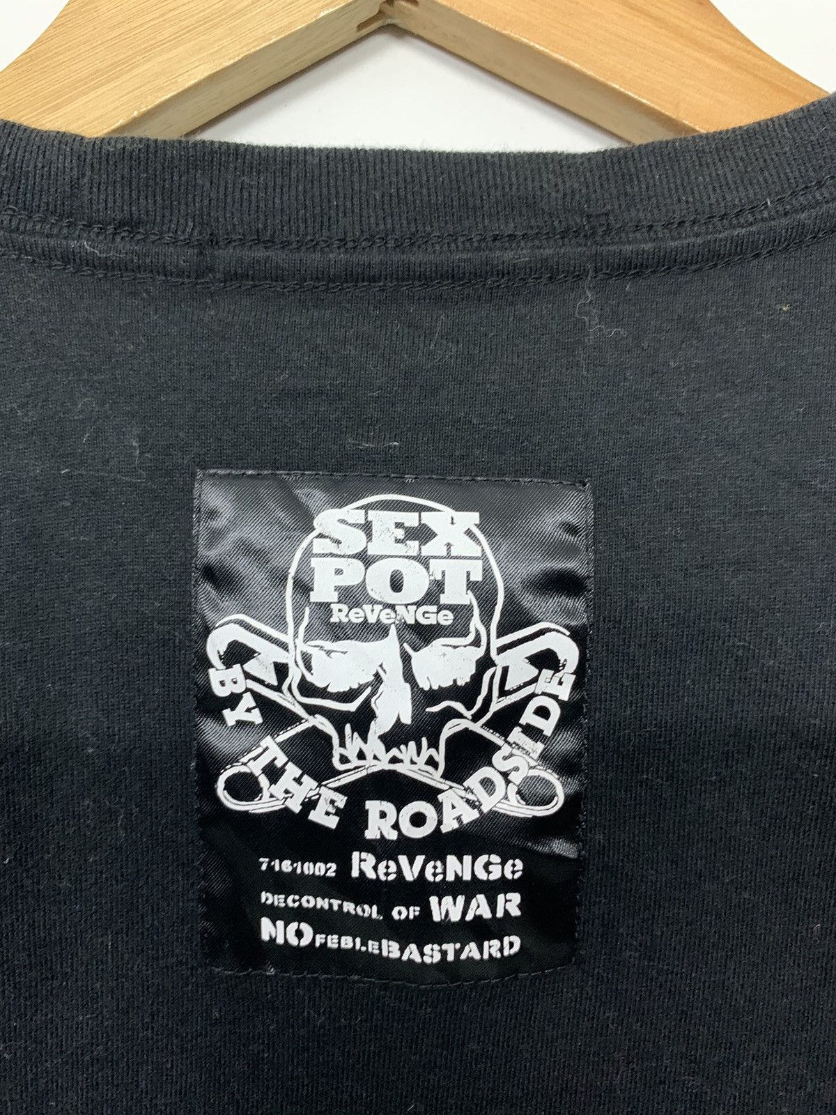 Japanese Brand Rare Sex Pot Revenge X Bear Brick T Shirt Size US S / EU 44-46 / 1 - 4 Thumbnail