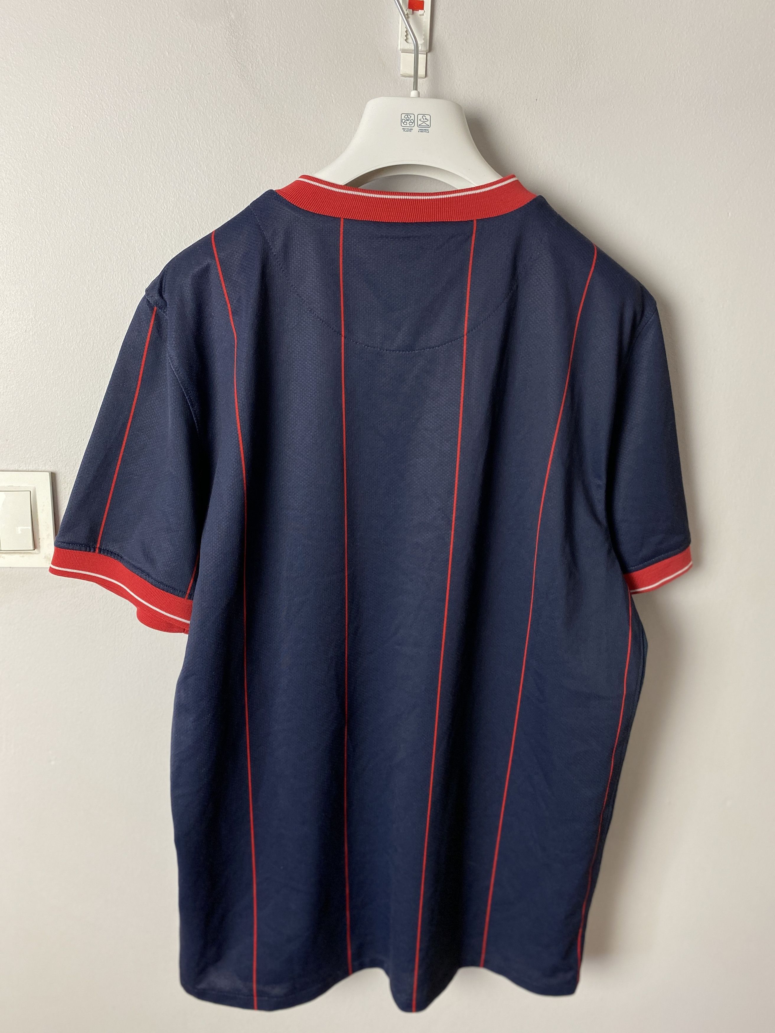 Nike Nike PSG t-shirt jersey soccer football blokecore Size US M / EU 48-50 / 2 - 8 Thumbnail