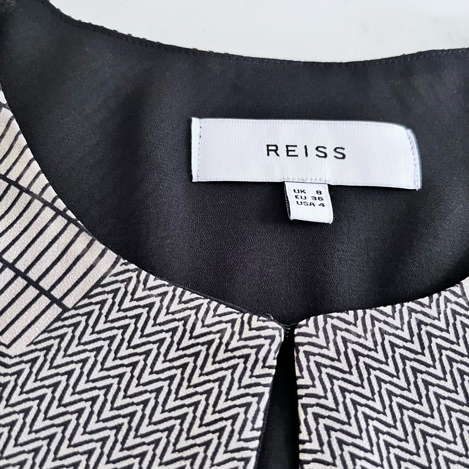 Reiss Reiss Hannah Black Cream Zigzag Flutter Sleeve Mini Dress Size S / US 4 / IT 40 - 3 Thumbnail
