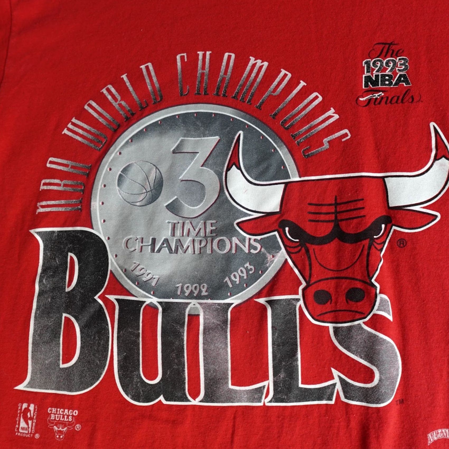 Nutmeg VINTAGE Chicago Bulls Shirt L Mens Red Nutmeg 1990s Finals Cotton Jersey Graphic Print Size US L / EU 52-54 / 3 - 7 Thumbnail
