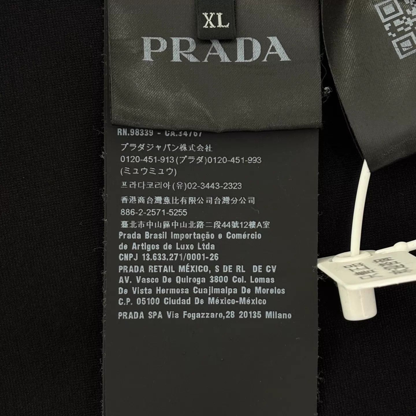 Prada Prada Nylon Pullover Sweatshirt Black XL Triangle Logo Size US XL / EU 56 / 4 - 4 Thumbnail