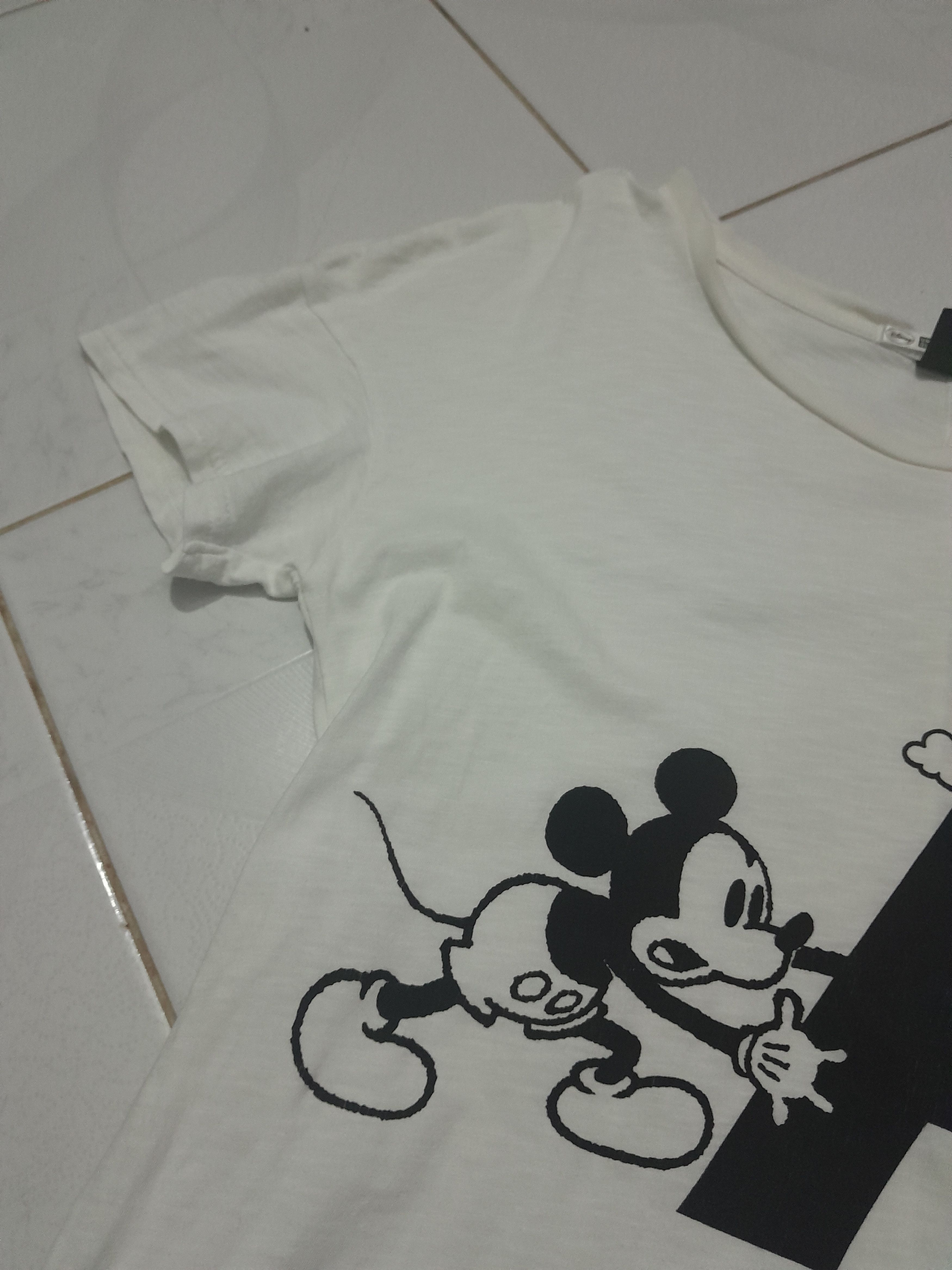Jun Takahashi 💥FINAL DROP💥UNIQLO UNDERCOVER DISNEY SMALL FIT Size M / US 6-8 / IT 42-44 - 3 Thumbnail