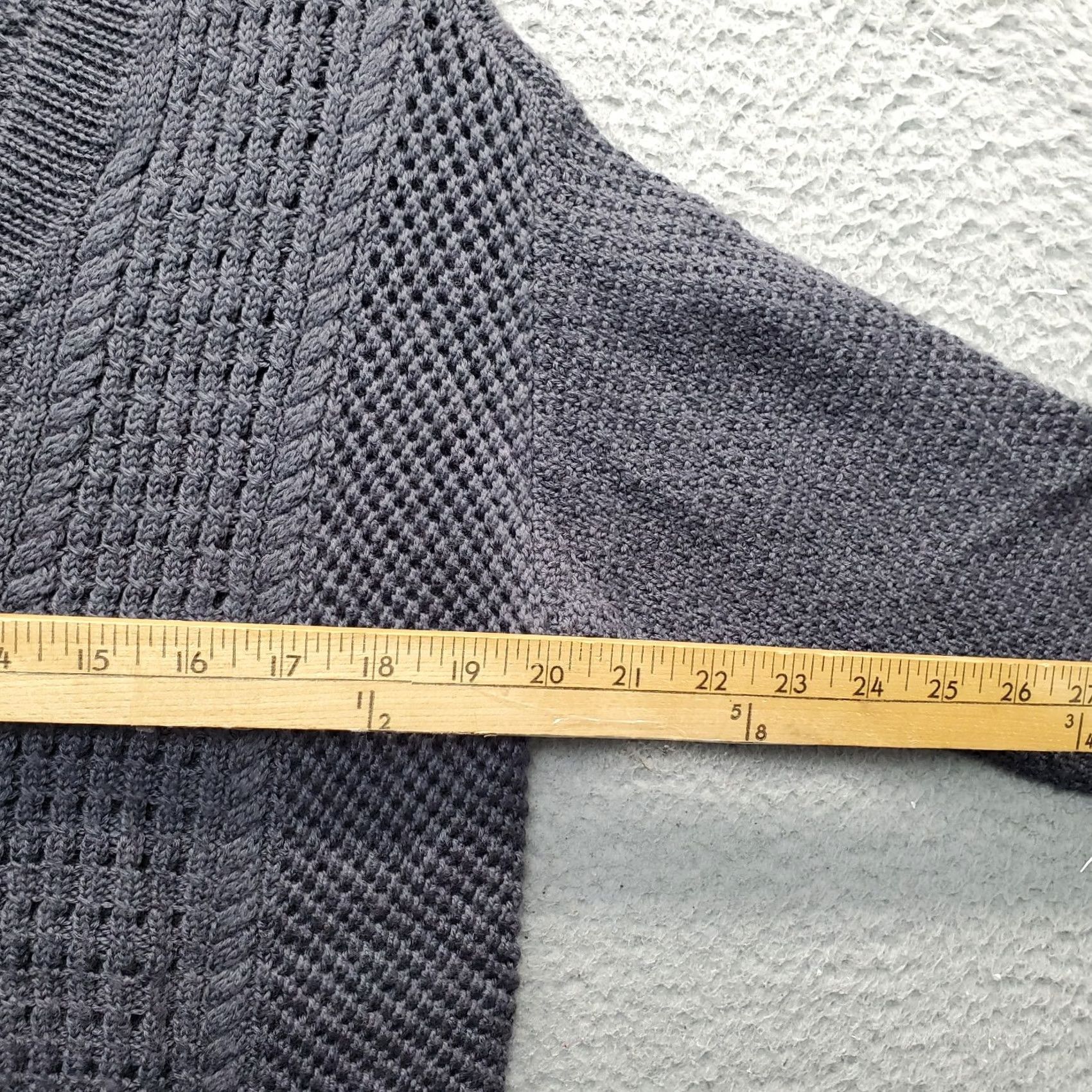 Torrid Torrid Sweater Womens Size 0 Gray Cable Knit Short Sleeve V Neck Rounded Hem Size XS / US 0-2 / IT 36-38 - 4 Thumbnail