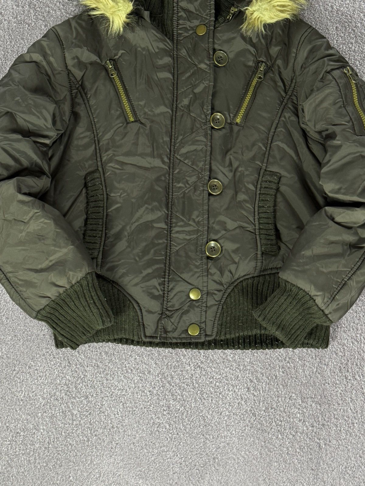 If Six Was Nine 00’s Aesthetic Vintage Faux Fur Cropped Bomber Jacket Size M / US 6-8 / IT 42-44 - 3 Thumbnail