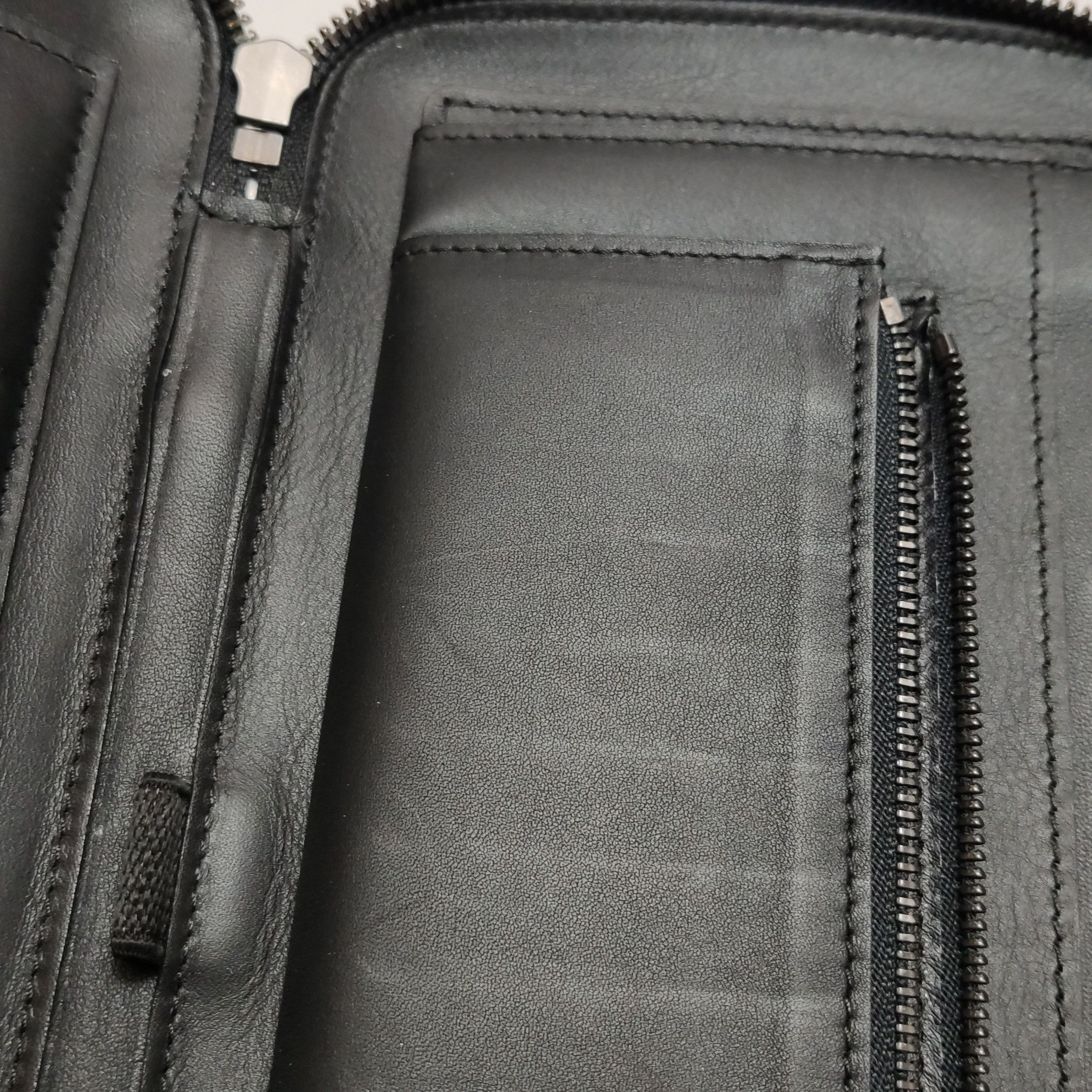 Louis Vuitton Louis Vuitton (LV) Cowhide Solid Checkerboard Zipper Clutch Size ONE SIZE - 3 Thumbnail