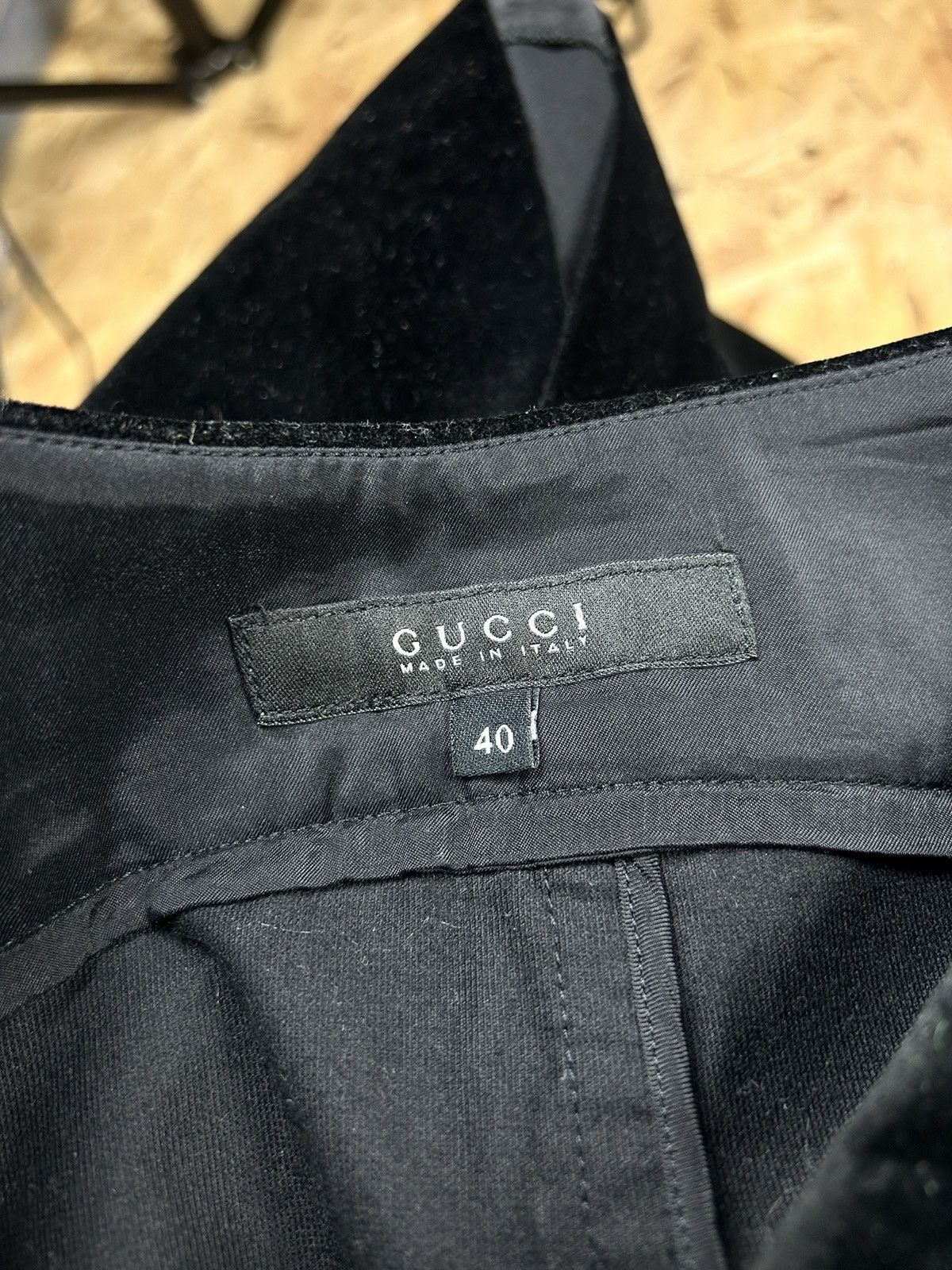 Gucci Vintage Gucci 2005 Velvet Velour Midi Pencil Skirt Black 40 Size 27" / US 4 / IT 40 - 7 Thumbnail