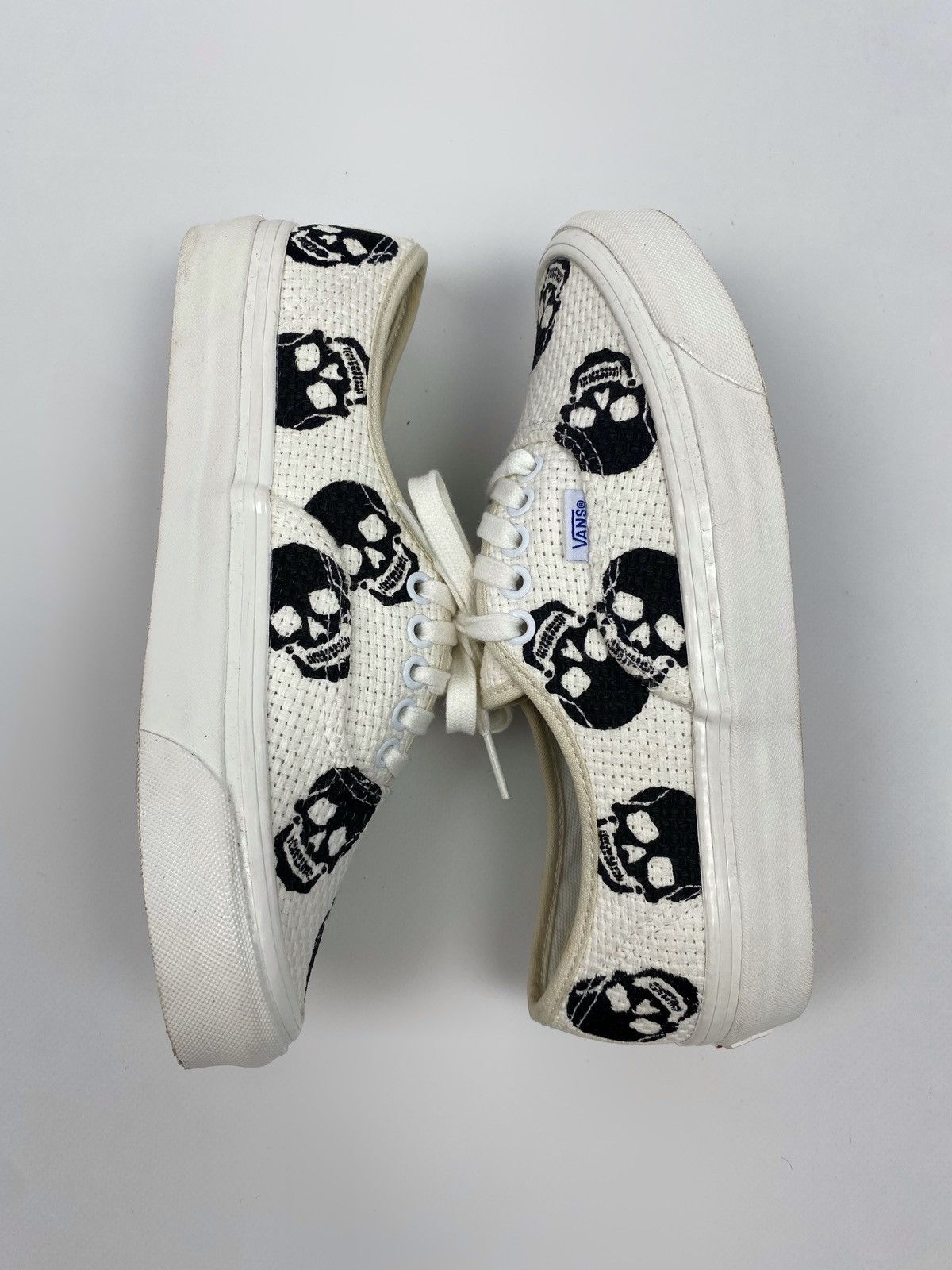 Vans Authentic 44 DX Anaheim Factory Needlepoint/Skulls Size US 7 / EU 40 - 4 Thumbnail