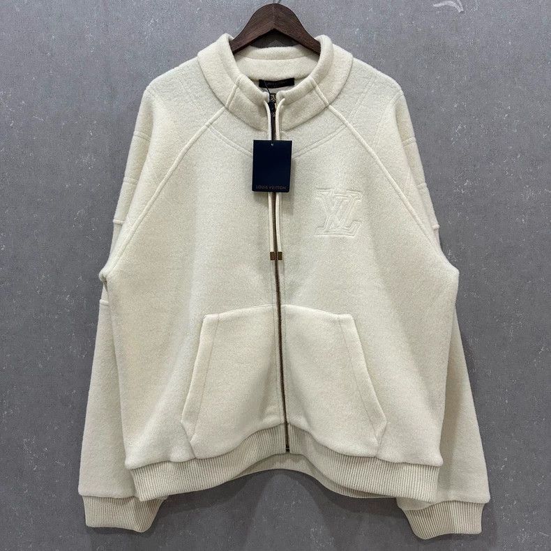 Louis Vuitton Louis Vuitton size 4l Off-white wool logo jacket Size US M / EU 48-50 / 2 - 1 Thumbnail