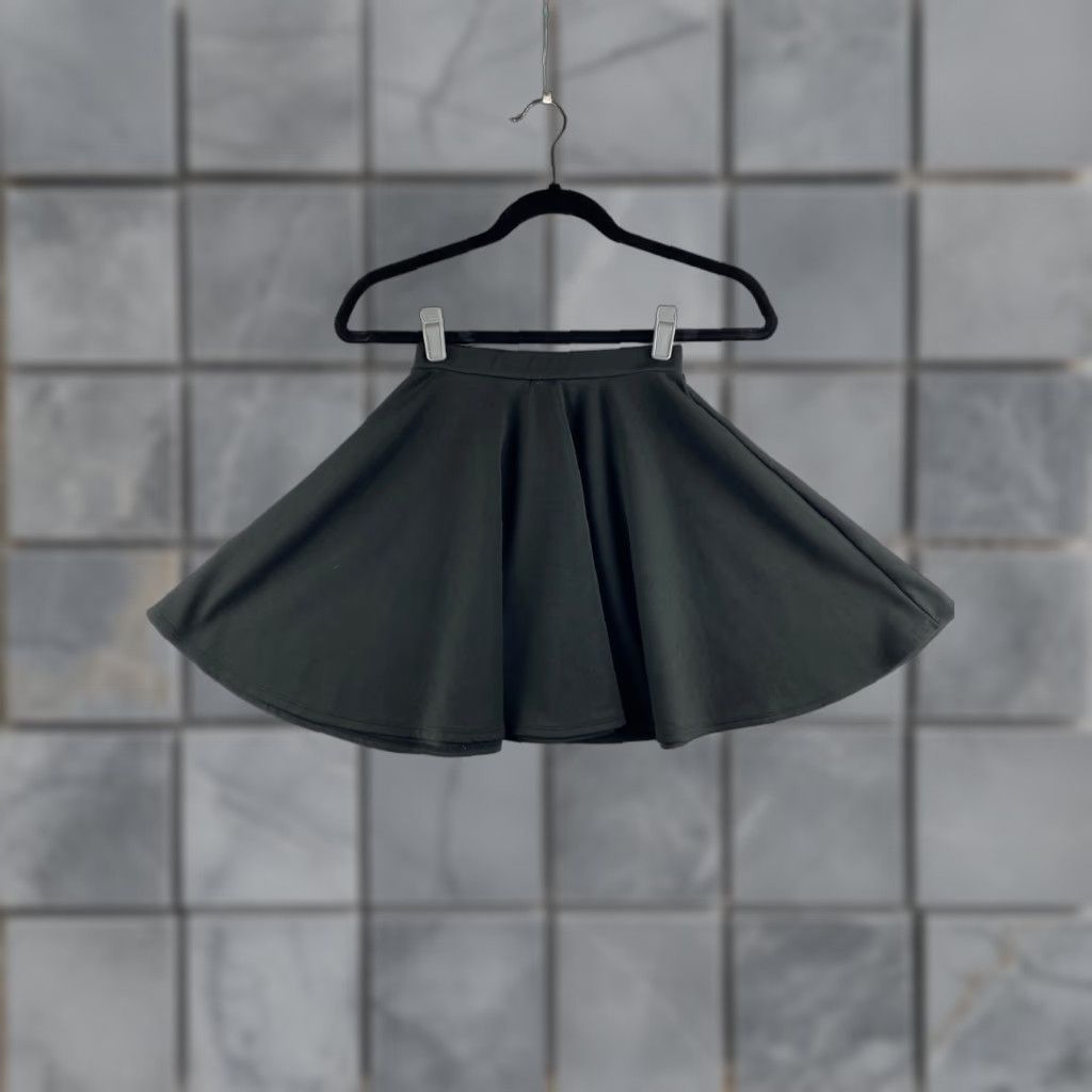 Vintage Made By Johnny Skirt Womens S Black Mini Soft Stretch USA Made Casual Skirt Womens Small S Black Mini Soft Stretch USA Made Casual Size 28" / US 6 / IT 42 - 1 Thumbnail