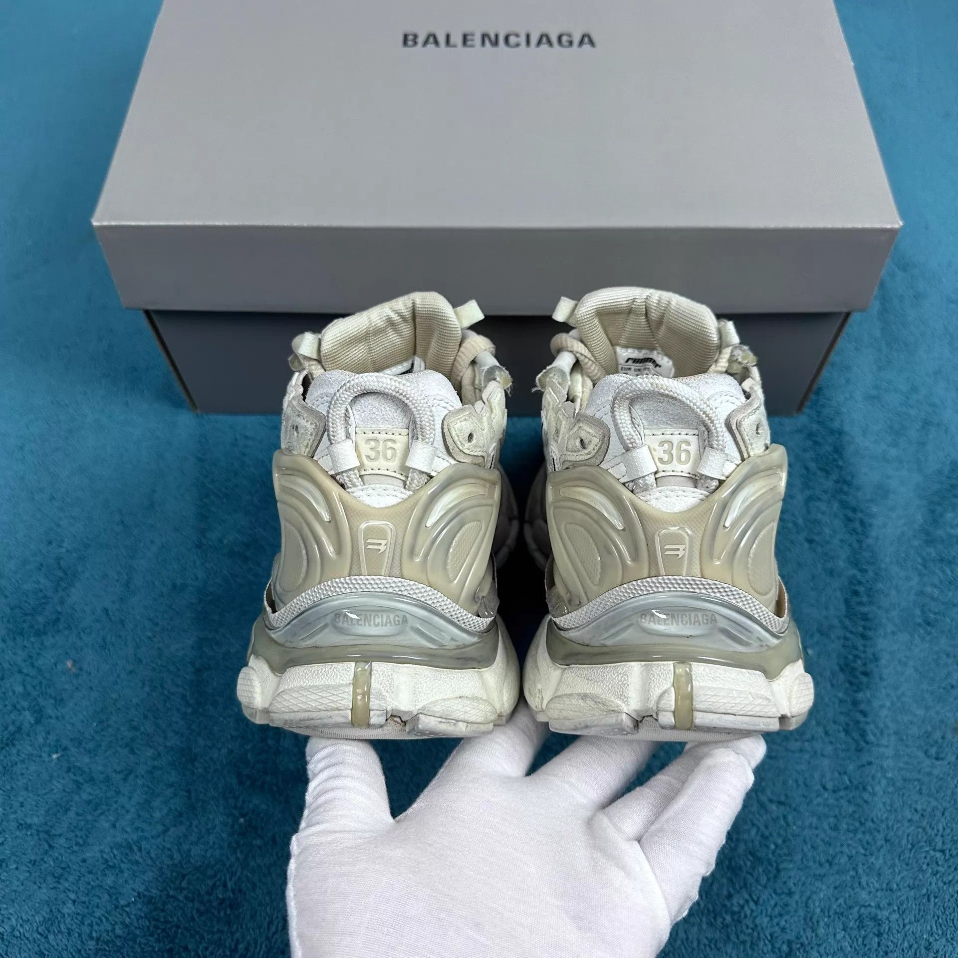 Balenciaga Balenciaga Runner Fabric Dad Shoe Beige 36 Size US 5.5 / IT 35.5 - 4 Thumbnail