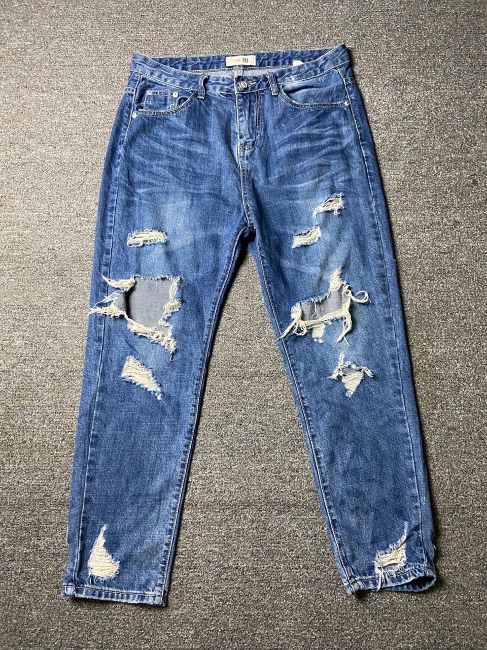 Uniqlo Uniqlo UJ Distressed Ripped Jeans (172) Size US 33 - 1 Thumbnail