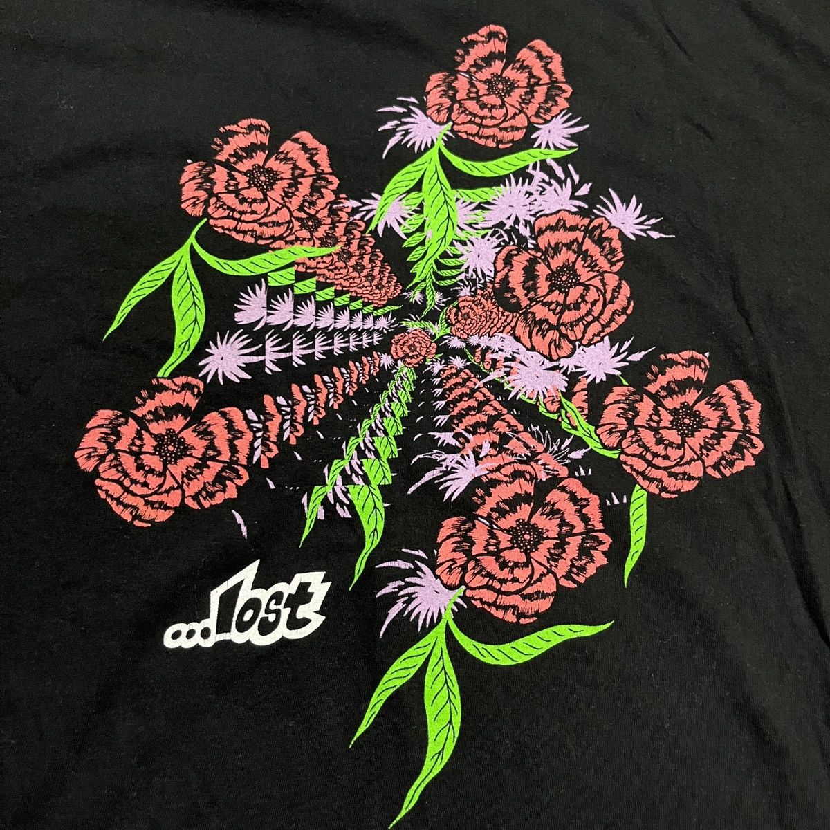 Lost Skateboard Graphic Cropped T Shirt