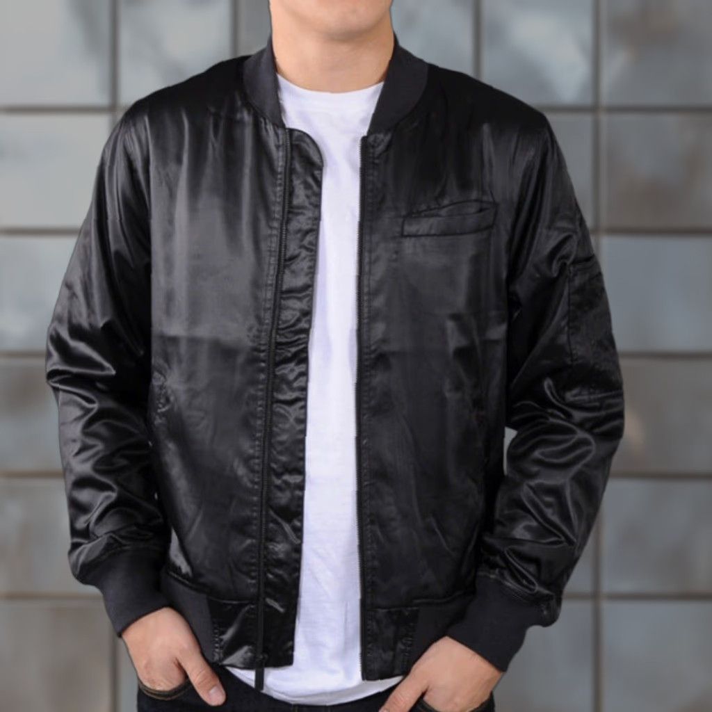 Jordan Brand VINTAGE Air Jordan Black Satin Retro Jumpman Logo Full Zip Bomber Jacket Sz. L Mens Size US L / EU 52-54 / 3 - 1 Thumbnail