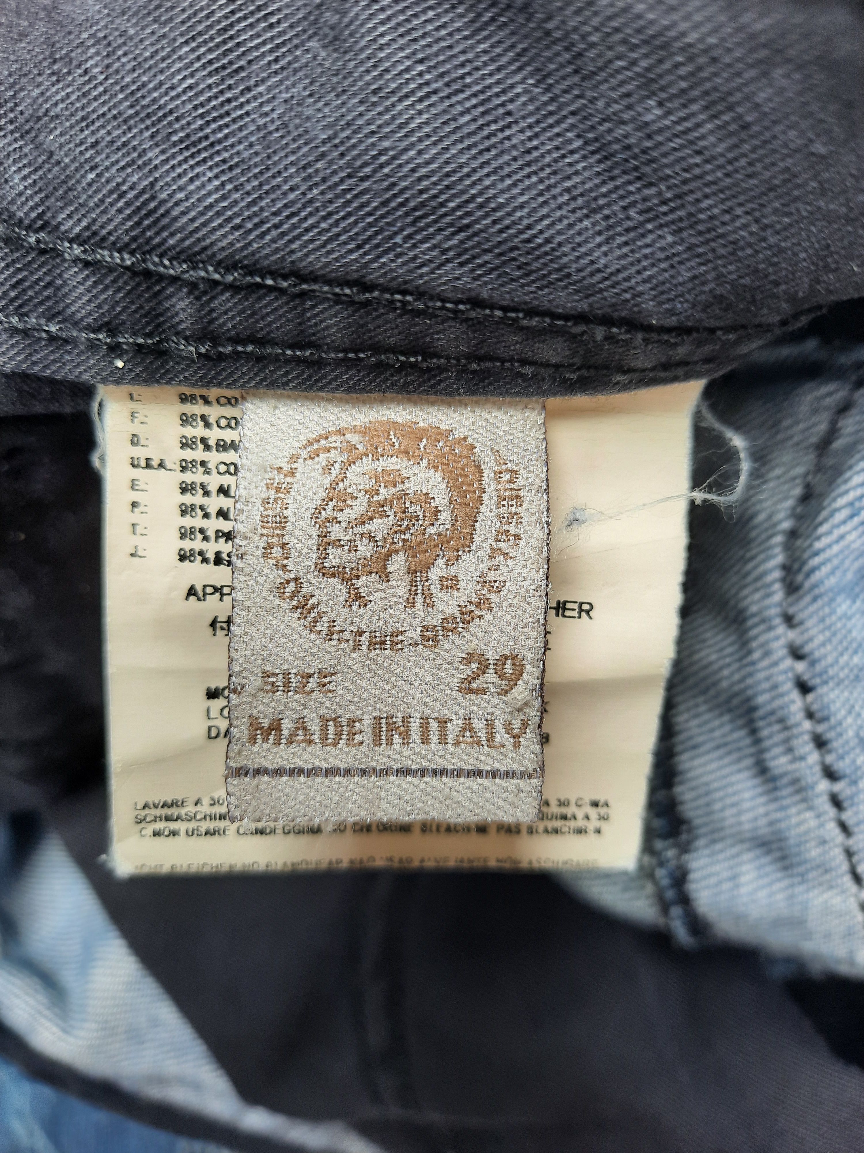 Diesel "DIESEL" distressed denim Size US 29 - 12 Thumbnail