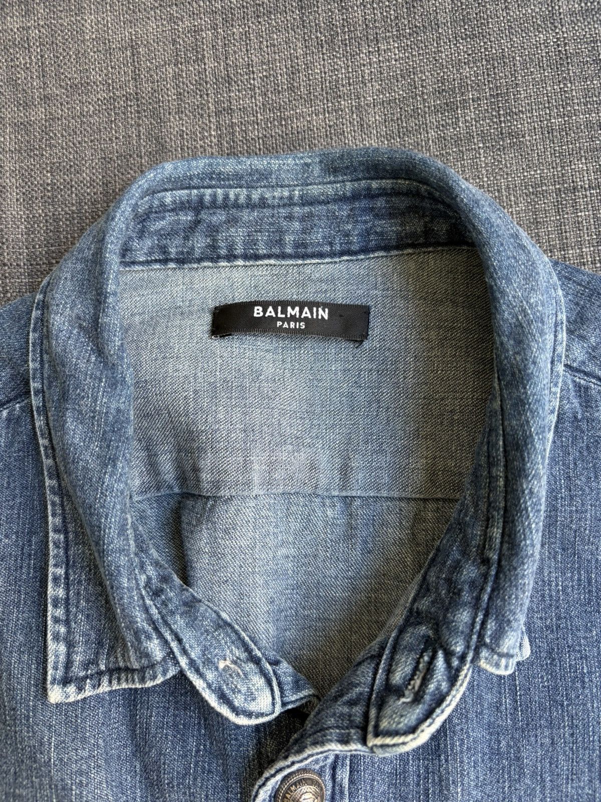 Balmain Balmain Embossed Logo Denim Shirt Size US M / EU 48-50 / 2 - 3 Thumbnail