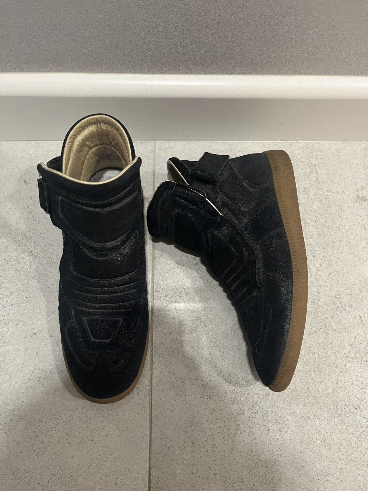 Maison Margiela Black Suede High-Top Sneakers / Gum Sole / Velcro Strap Size US 7 / EU 40 - 5 Thumbnail