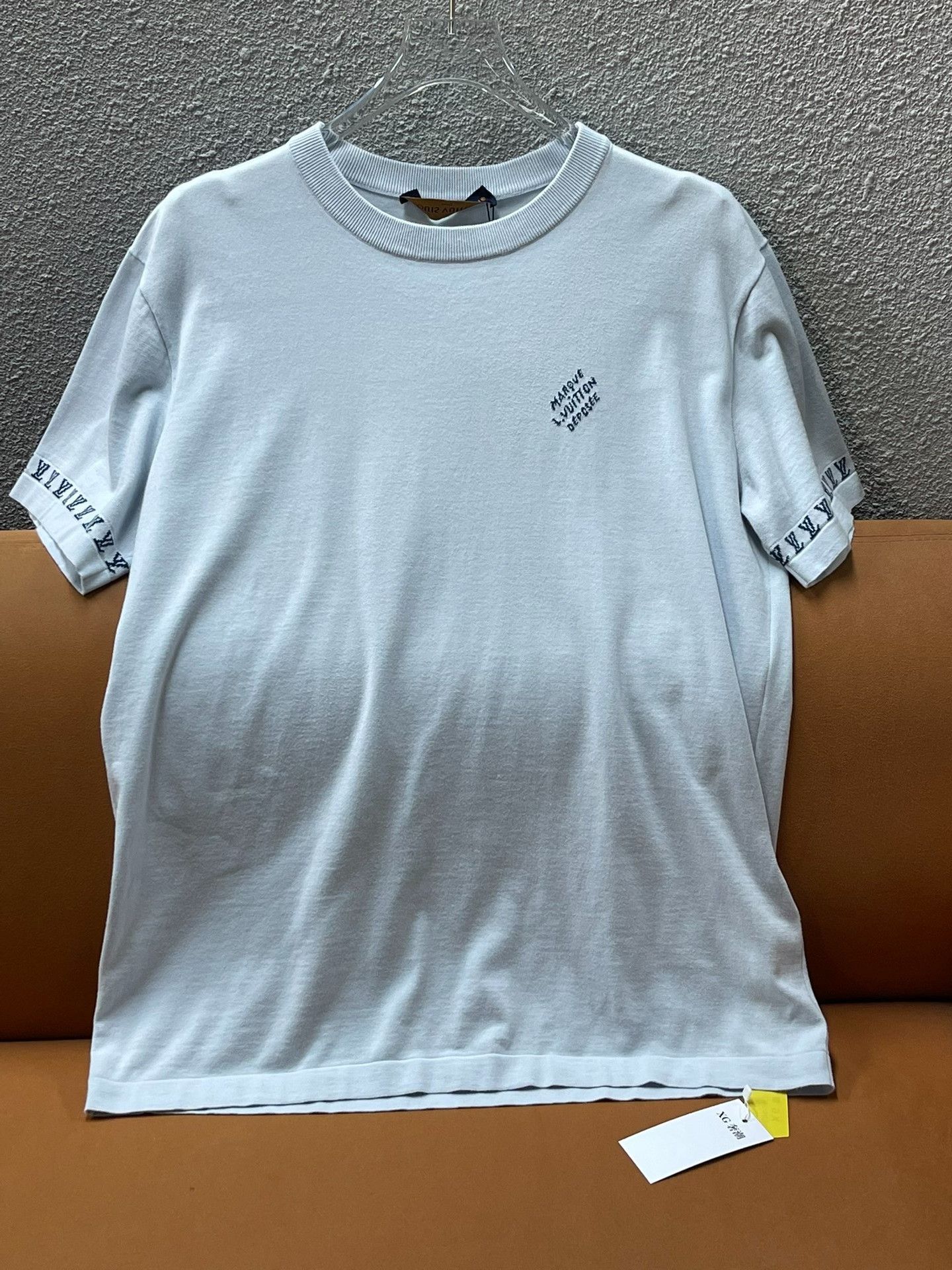 Louis Vuitton Louis Vuitton FW25 Men's Logo Print T-Shirt Size US M / EU 48-50 / 2 - 1 Thumbnail