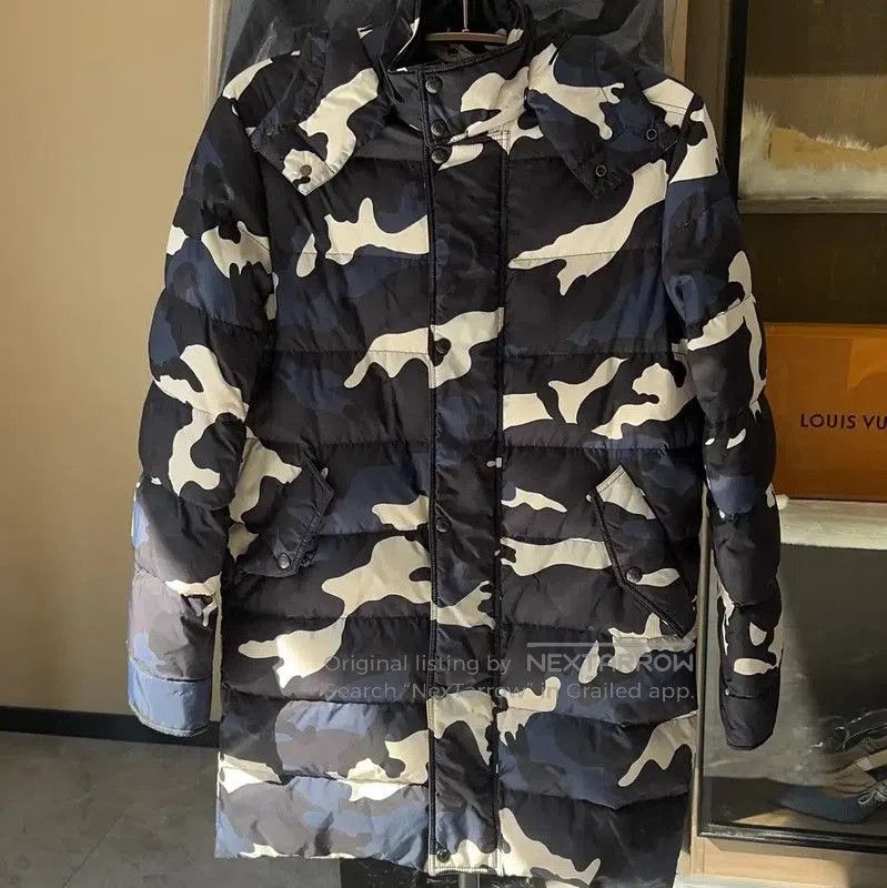 Valentino Valentino Camouflage Men's Down Jacket . Size US M / EU 48-50 / 2 - 1 Thumbnail