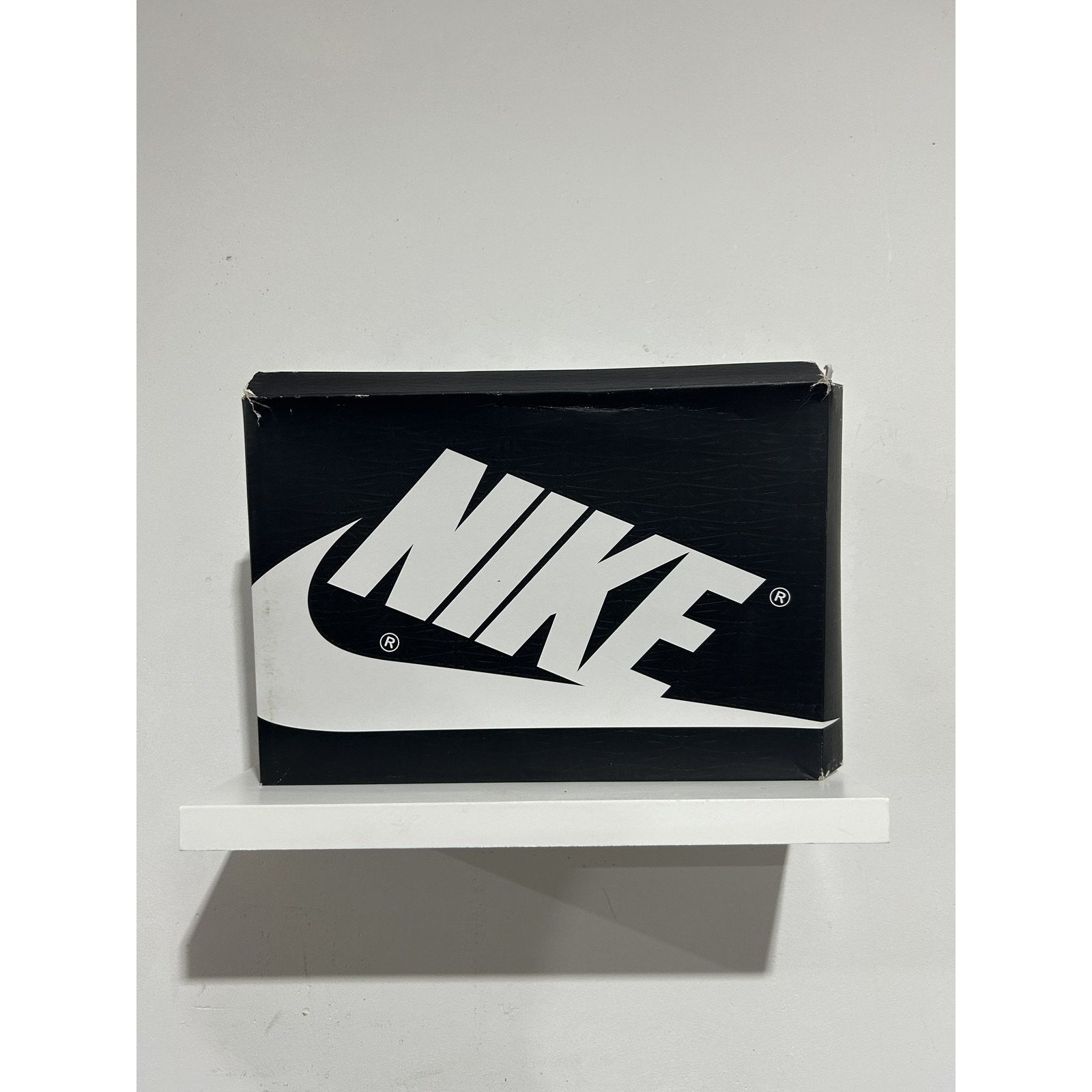 Nike NIKE JORDAN AIR SHIP A MA MANIERE WHITE BLACK SIZE 9 Size US 9 / EU 42 - 4 Thumbnail