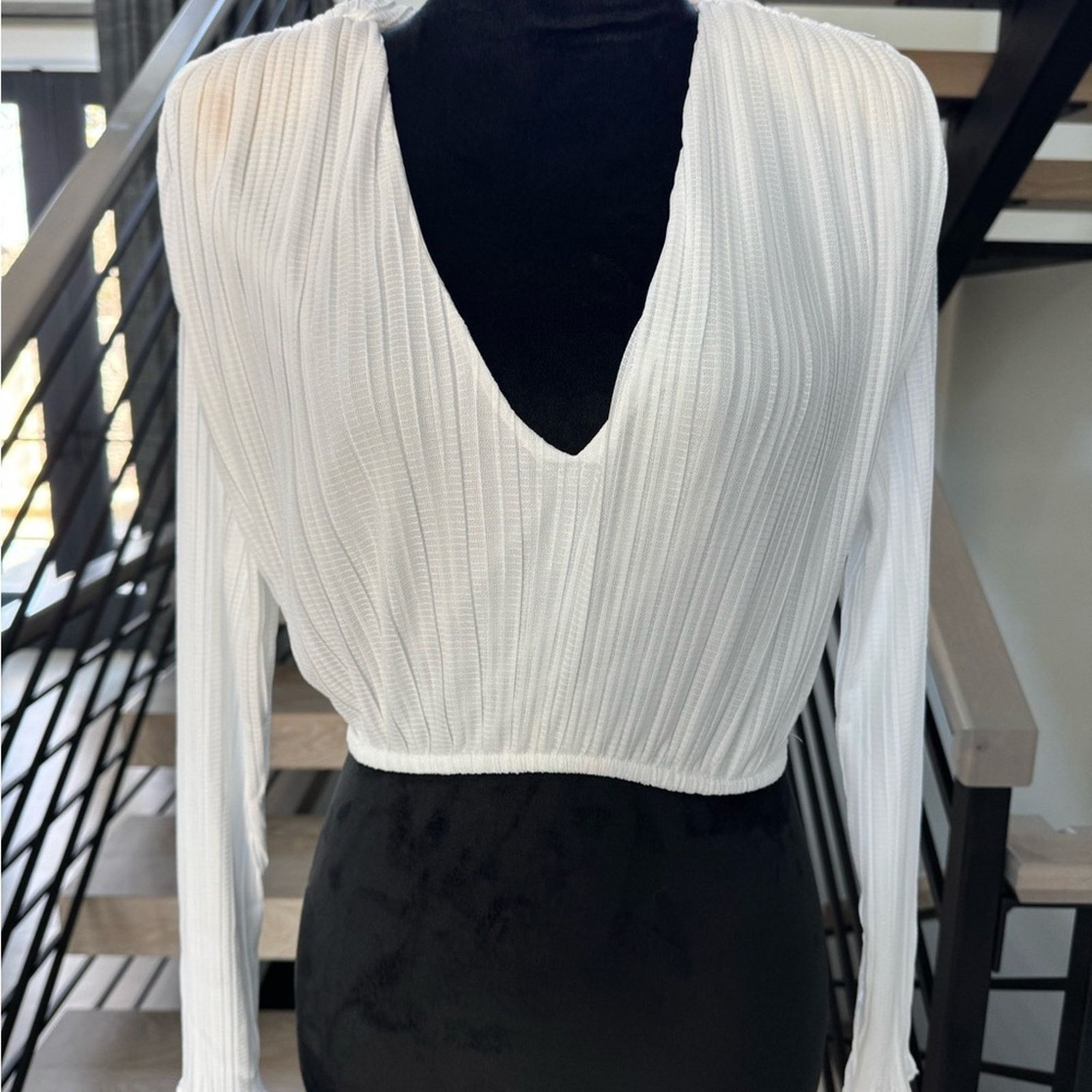 Zara New Zara White V-Neck Women's Top size S Size S / US 4 / IT 40 - 5 Thumbnail