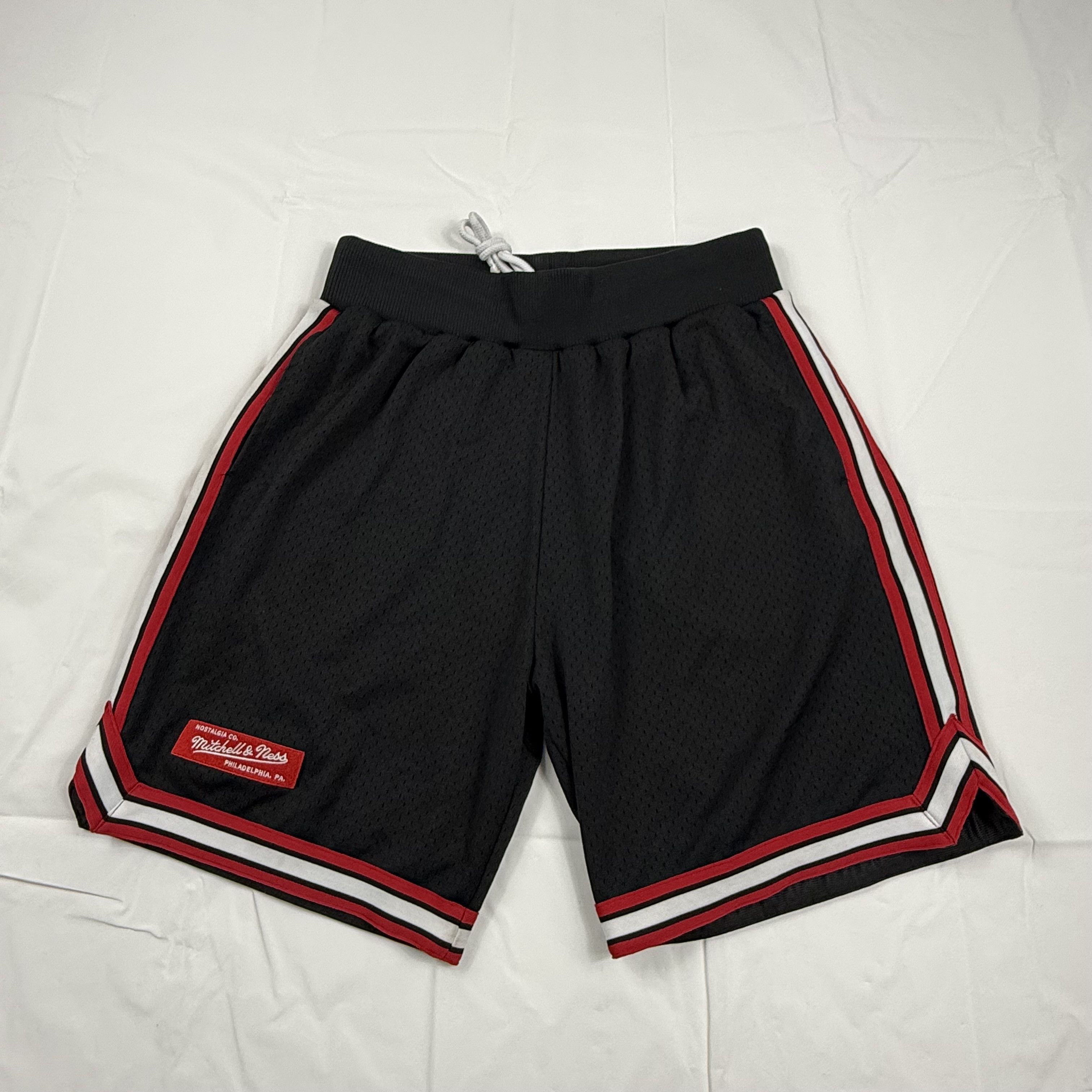 Mitchell & Ness Mitchell & Ness Mens Mesh Basketball Shorts Black Size Large Size US 36 / EU 52 - 1 Thumbnail
