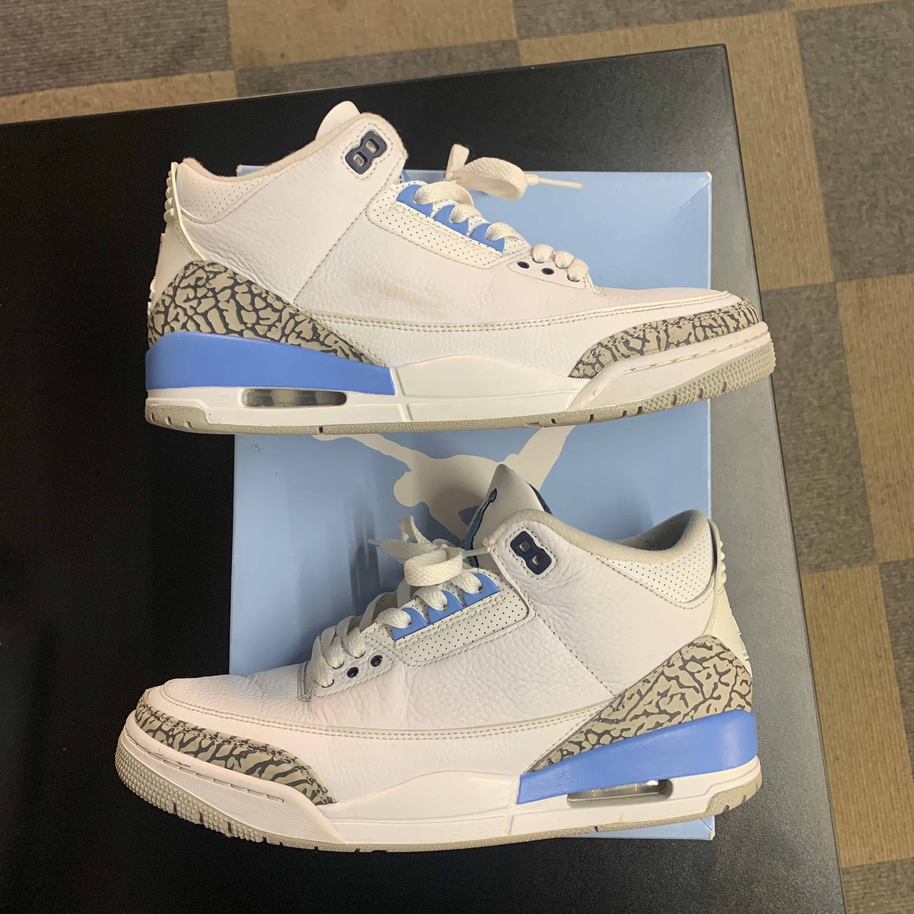 Air Jordan Retro UNC